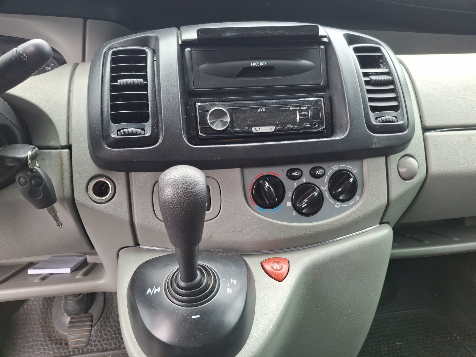 RENAULT Trafic 2.0 dCi 115 A 2.9t L2H2, Diesel, Occasion / Utilisé, Automatique - 7