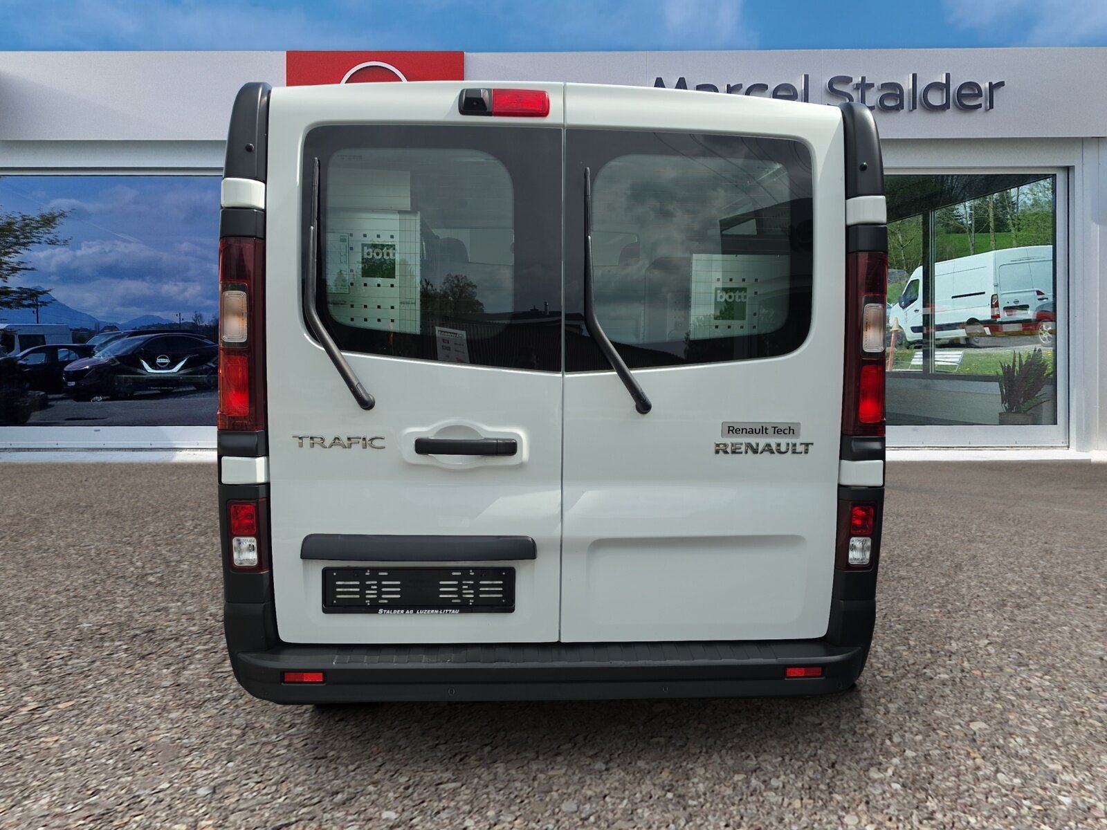 RENAULT Trafic 2.0 Energy dCi 120 3.0t Business L1H1, Diesel, Second hand / Used, Manual - 5