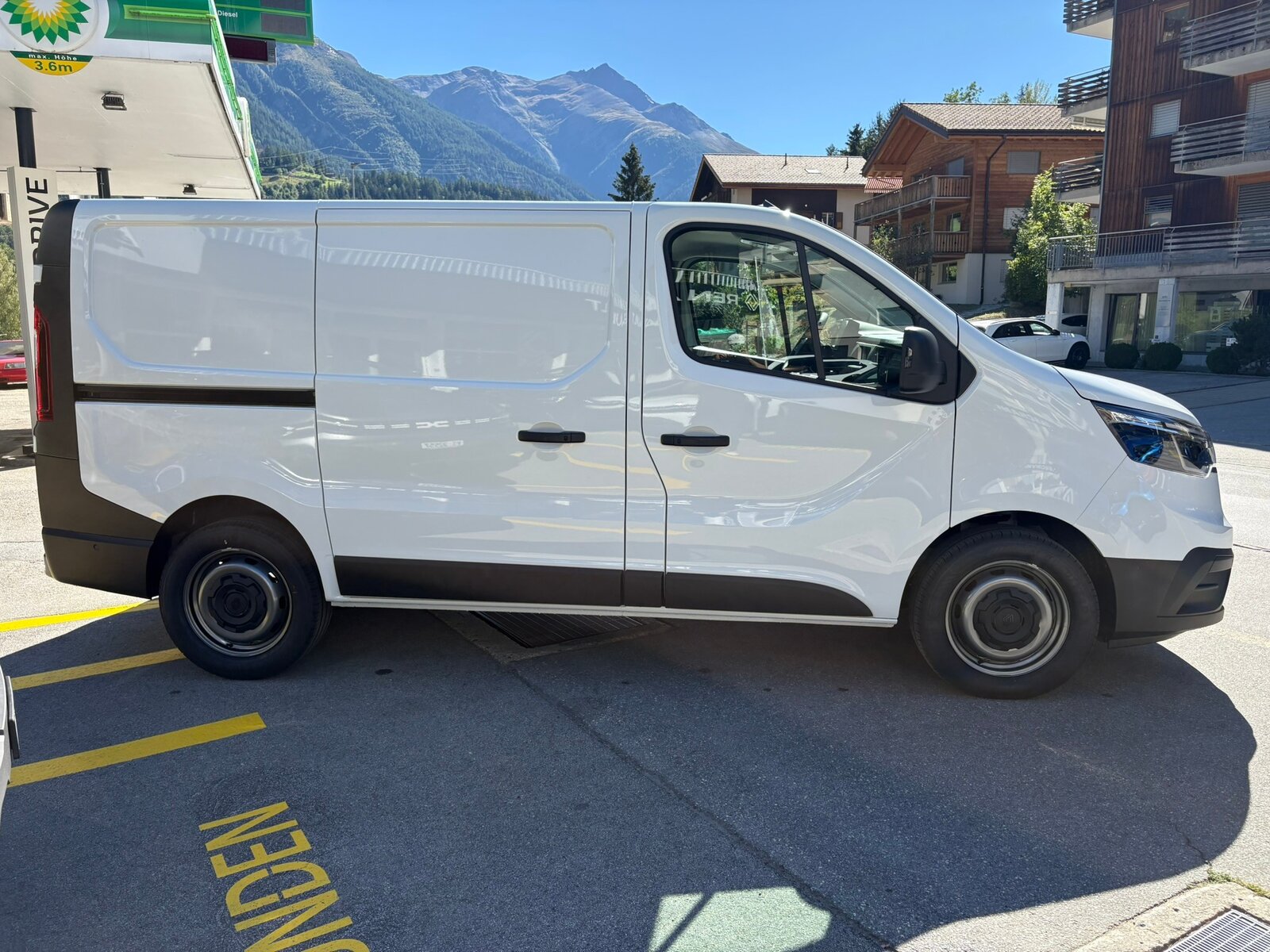 RENAULT Trafic 2.0 Blue dCi110 Advance L1H1, Diesel, Second hand / Used, Manual - 4