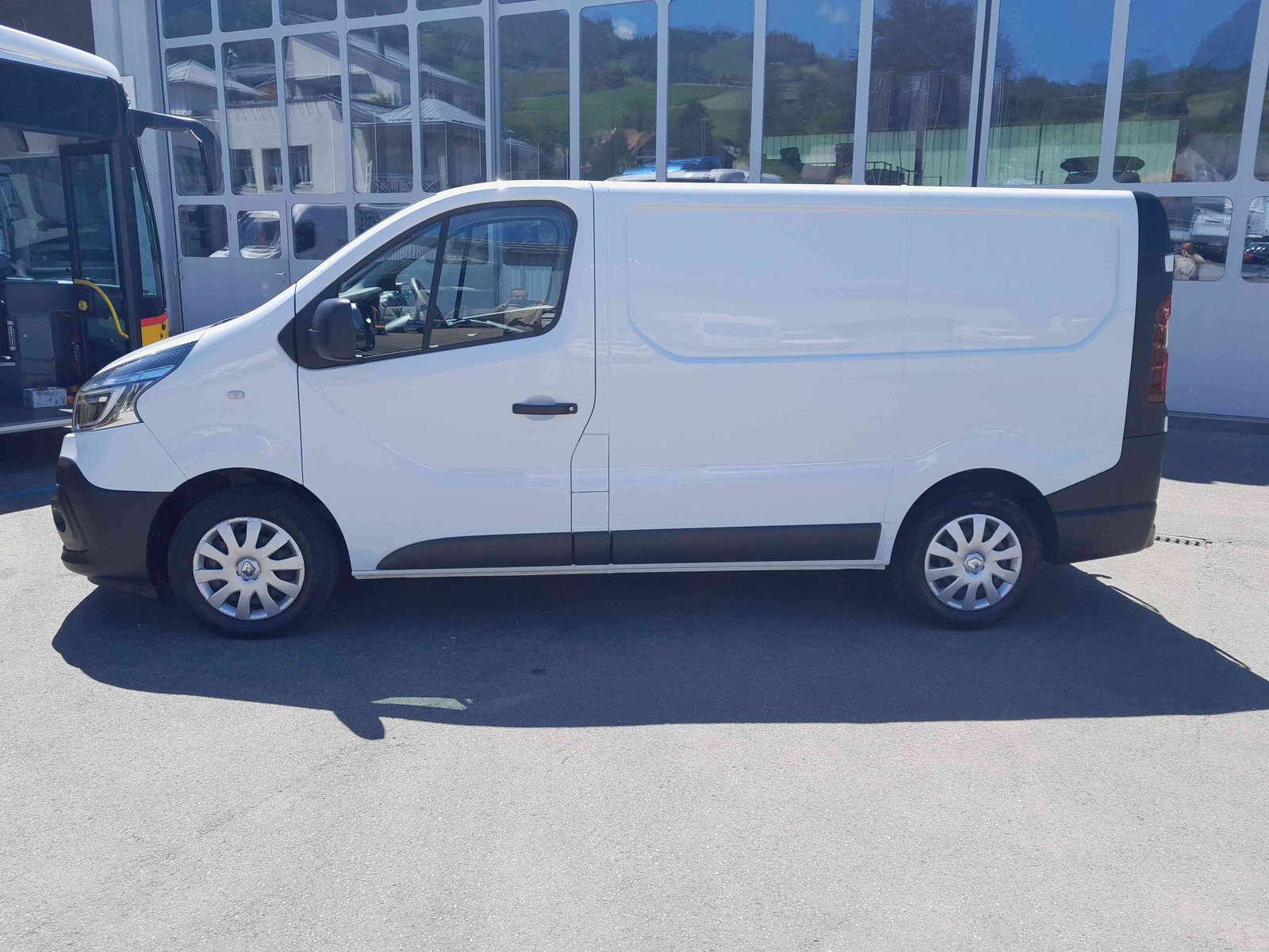 RENAULT Trafic Kaw. 2.9 t L1 H1 2.5 dCi 146 DPF, Diesel, Occasion / Gebraucht, Handschaltung - 2