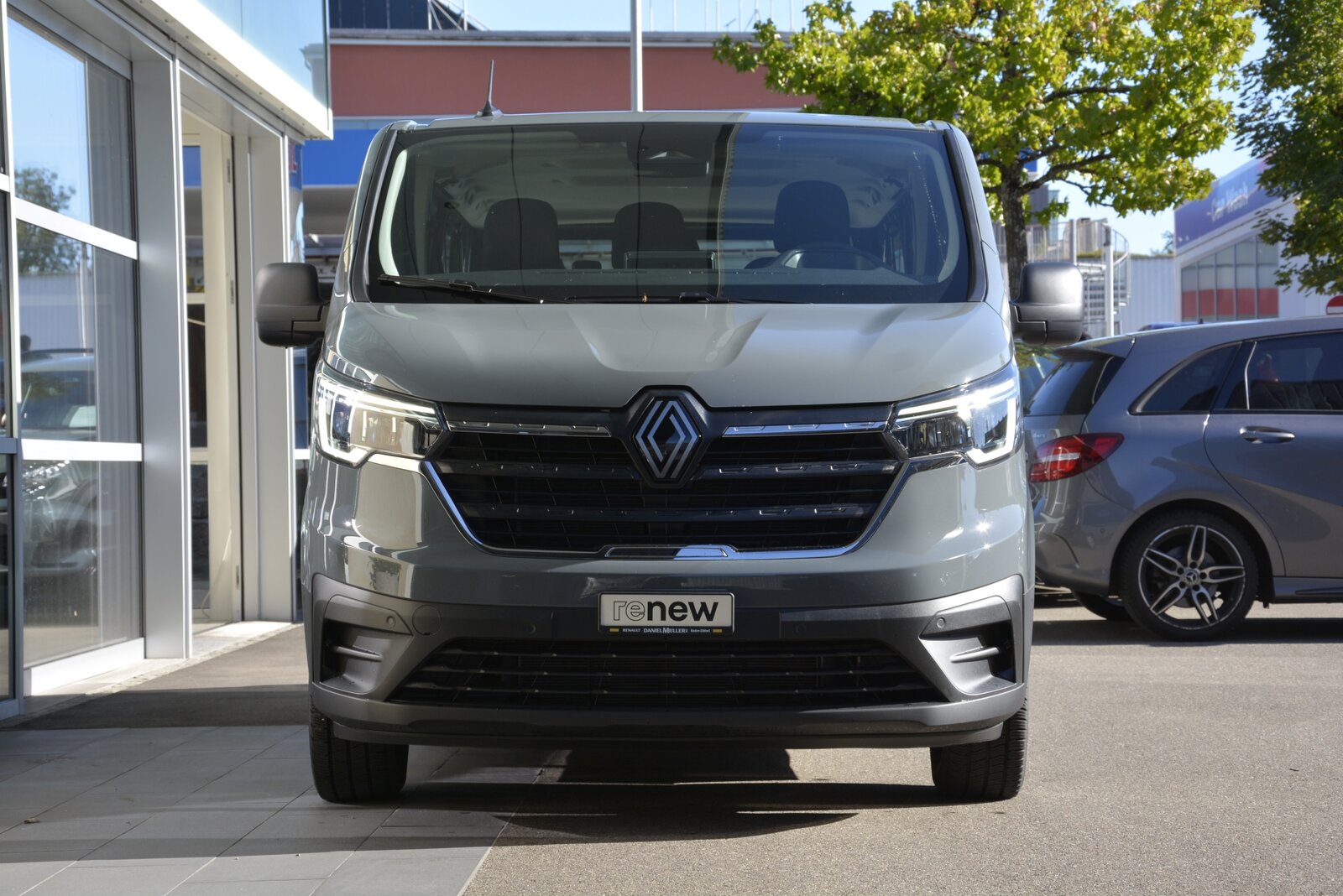 RENAULT Trafic Grand Passenger 2.0 dCi Blue 150 evolution, Diesel, Second hand / Used, Automatic - 2