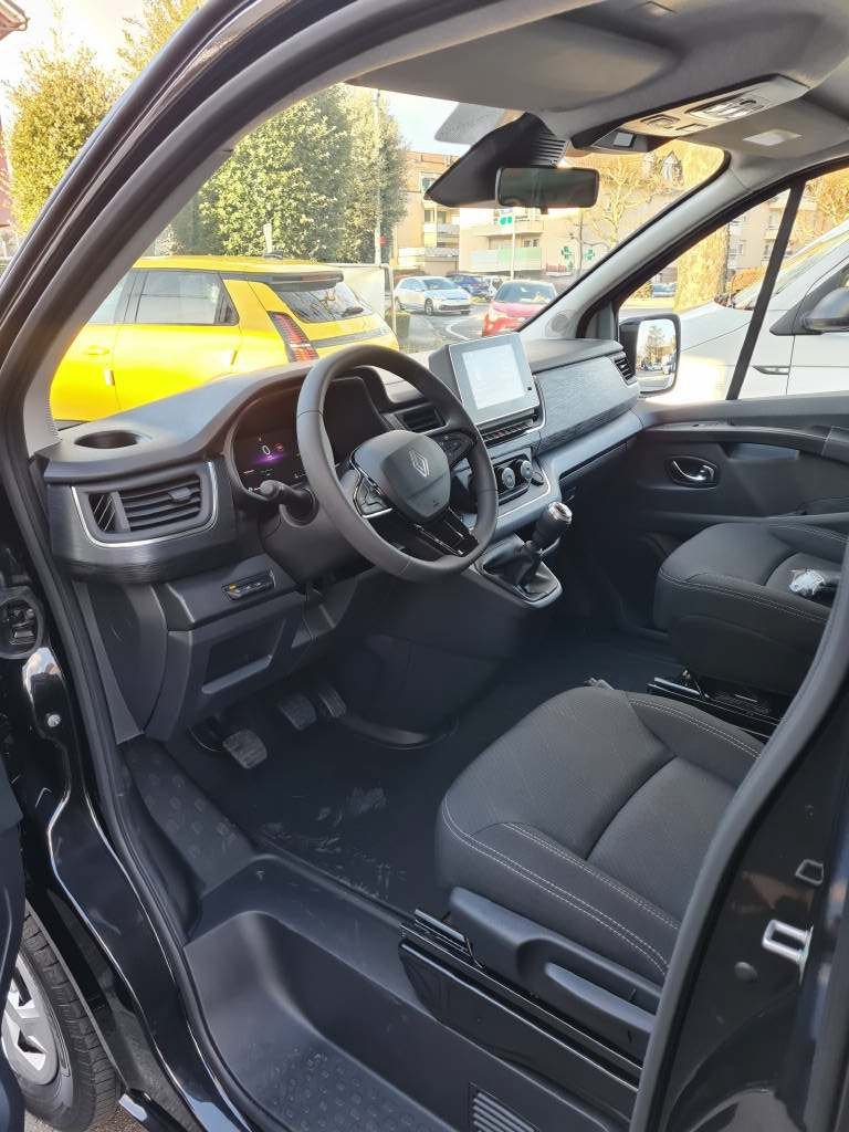RENAULT Trafic Grand Passenger Techno Blue dCi 150, Diesel, Ex-demonstrator, Manual - 2