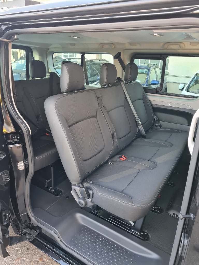 RENAULT Trafic Grand Passenger Techno Blue dCi 150, Diesel, Ex-demonstrator, Manual - 7
