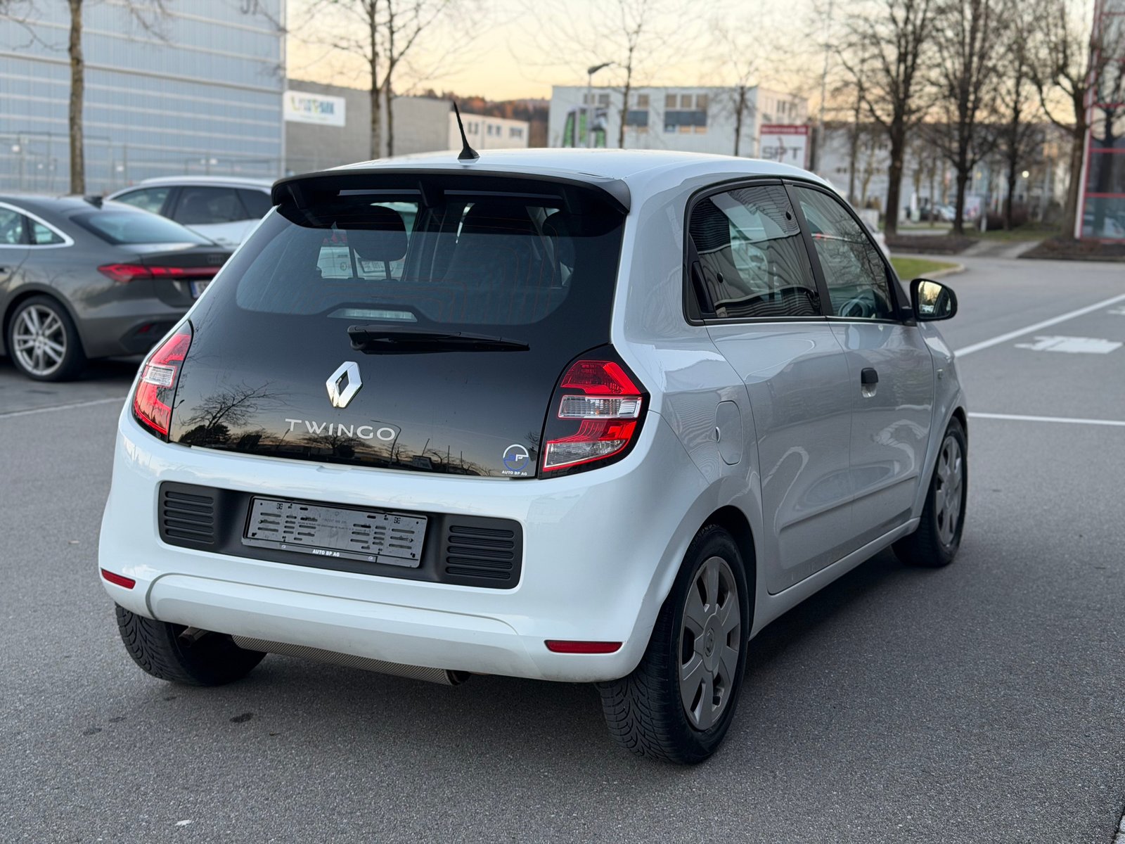 RENAULT Twingo 1.0 Liberty, Petrol, Second hand / Used, Manual - 5