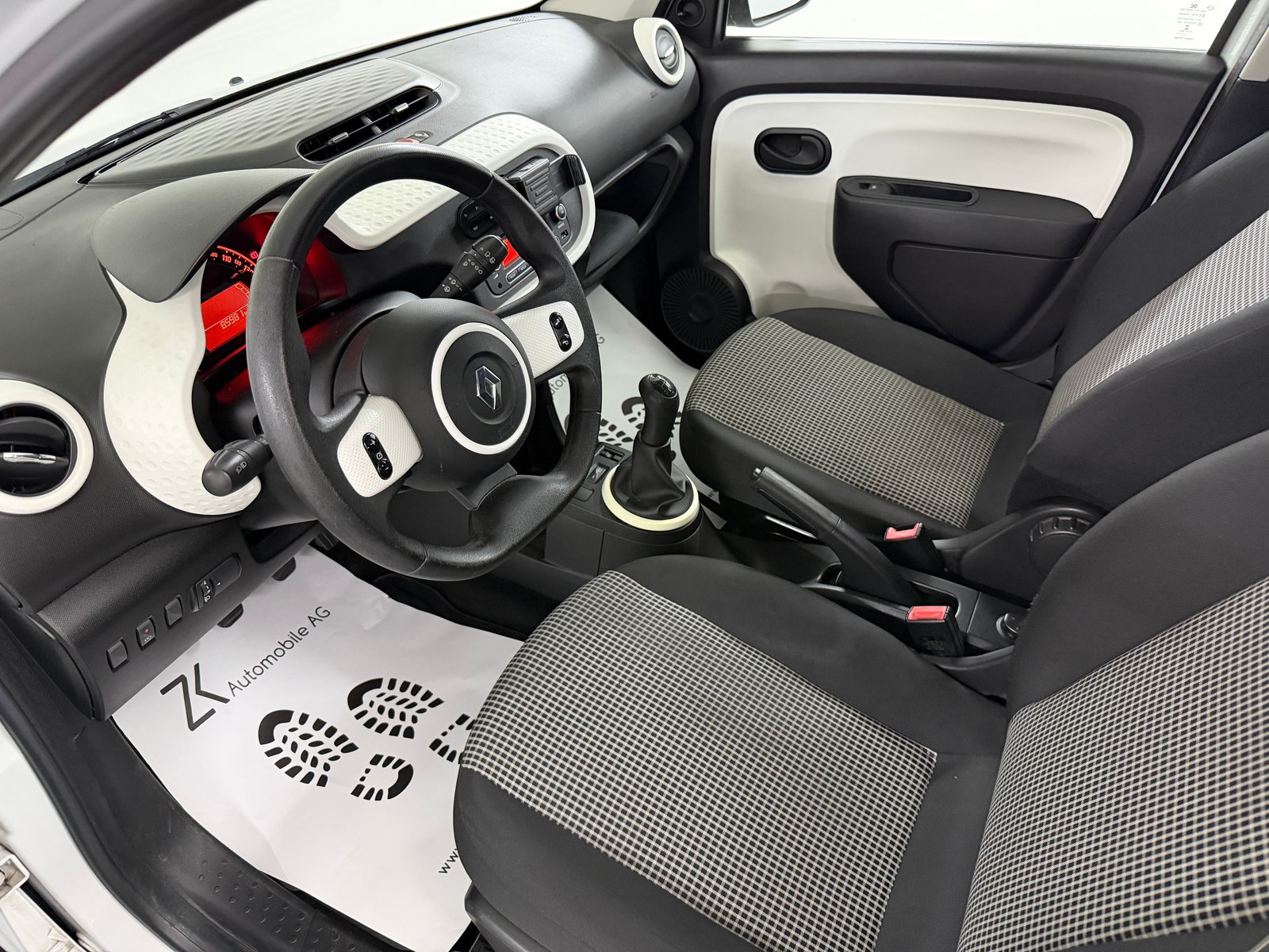 RENAULT Twingo 1.0 Life, Essence, Occasion / Utilisé, Manuelle - 7