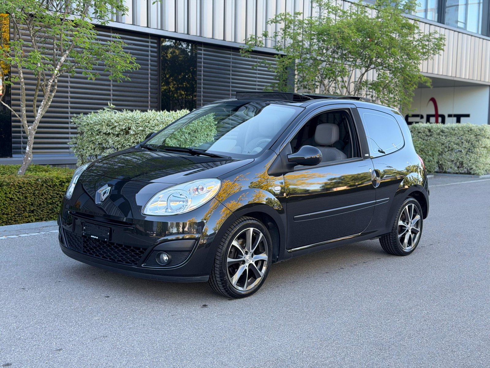 RENAULT Twingo 1.2 16V Initiale Quickshift