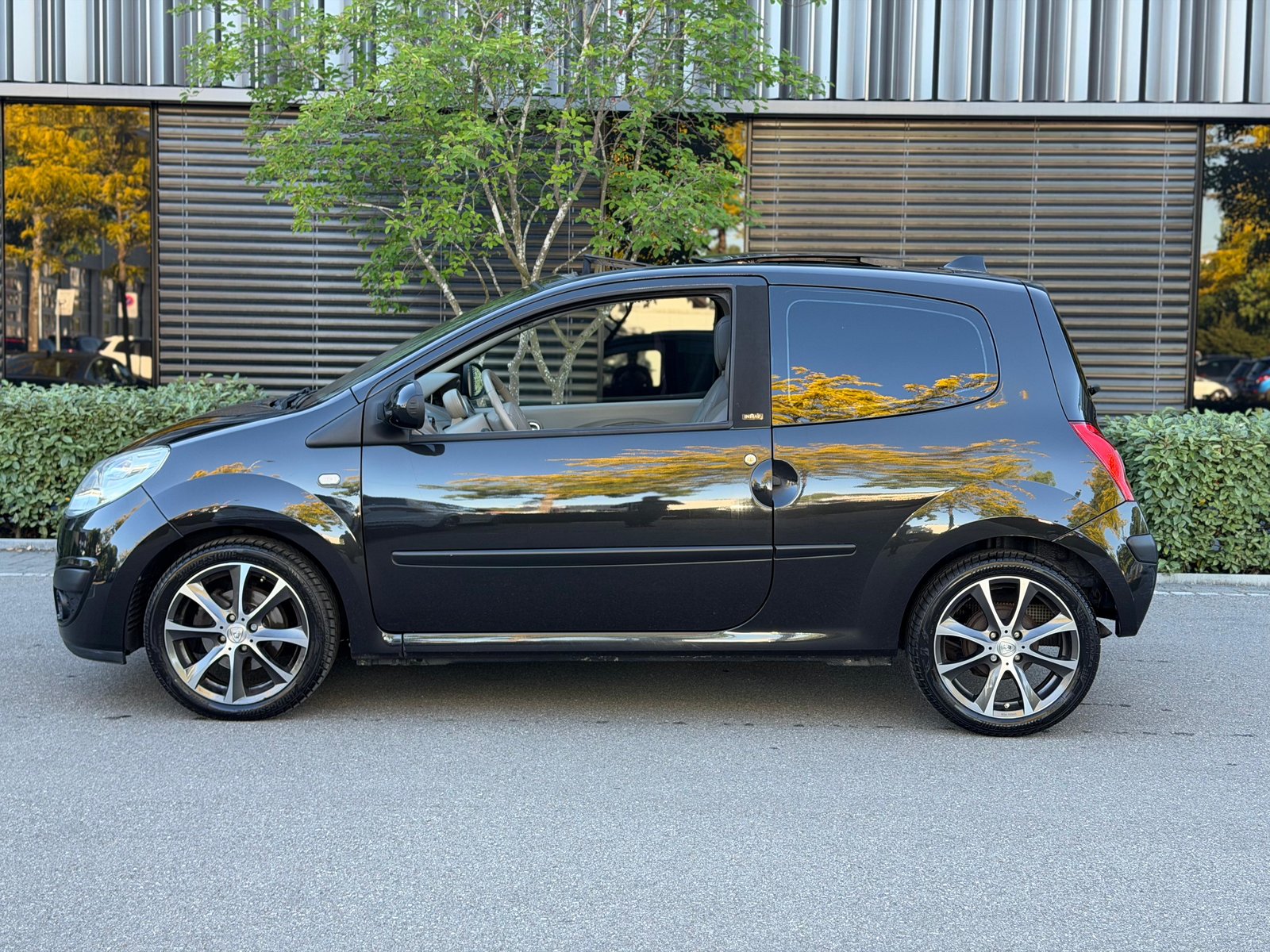 RENAULT Twingo 1.2 16V Initiale Quickshift, Essence, Occasion / Utilisé, Automatique - 3