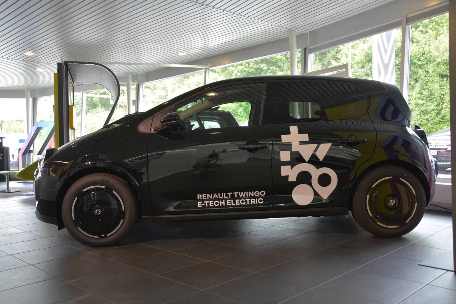 RENAULT TWINGO ELECTRIC techno 80PS Urban Range, Electric, Ex-demonstrator, Automatic - 3