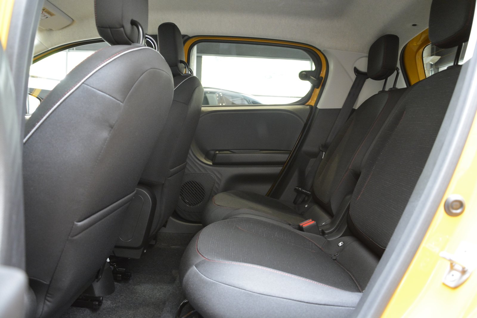 RENAULT TWINGO ELECTRIC techno 80PS Urban Range, Electric, Ex-demonstrator, Automatic - 7