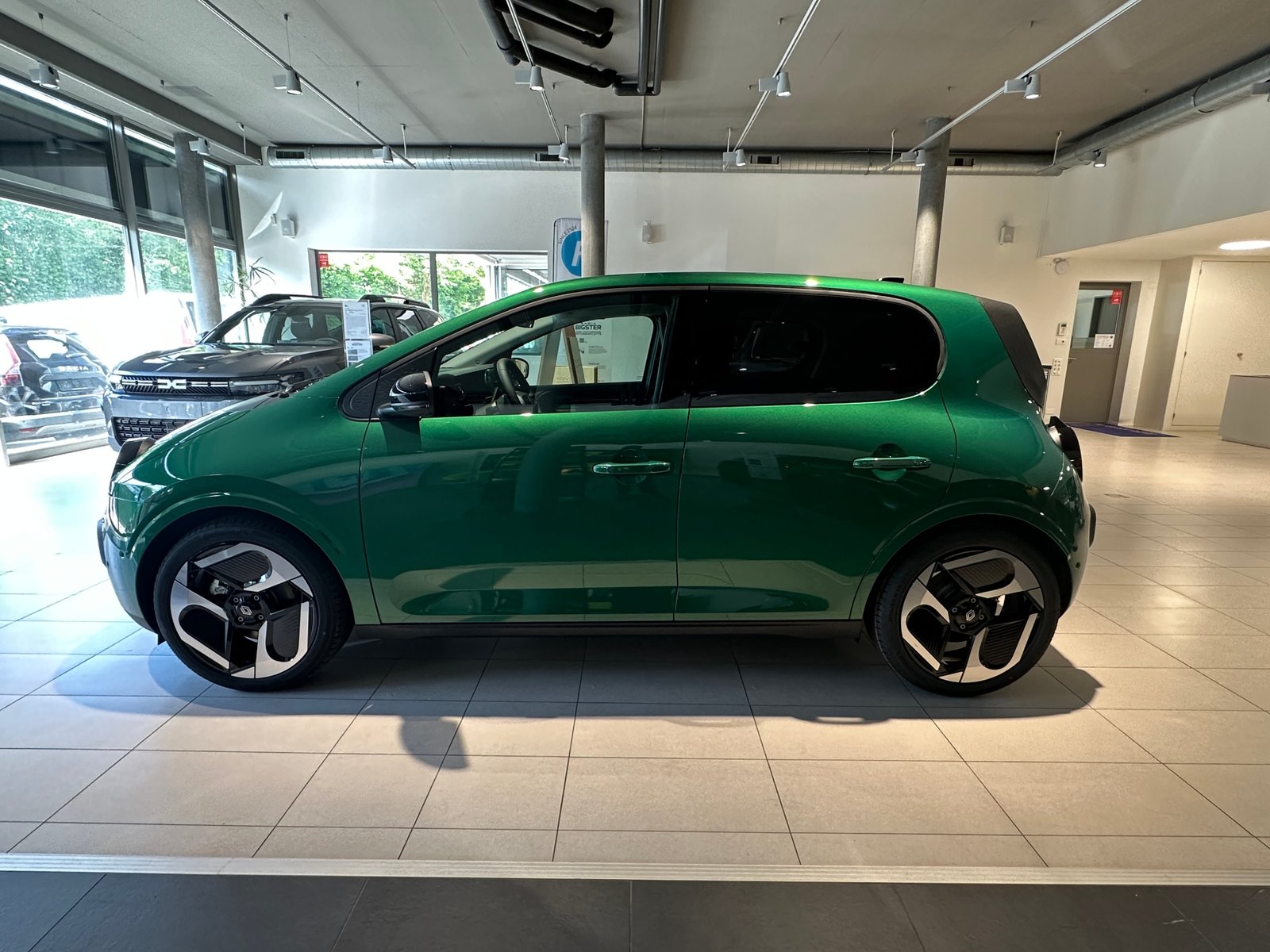 RENAULT TWINGO E-TECH ELECTRIC techno 80PS Urban Range, Électrique, Voiture nouvelle, Automatique - 2