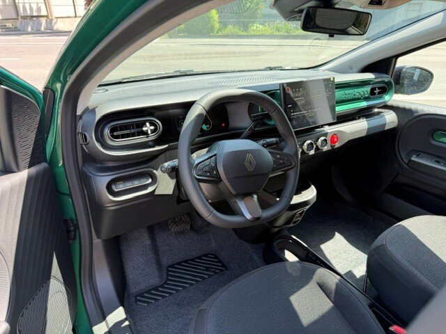RENAULT Twingo E-Tech Urban Range techno, Electric, New car, Automatic - 5