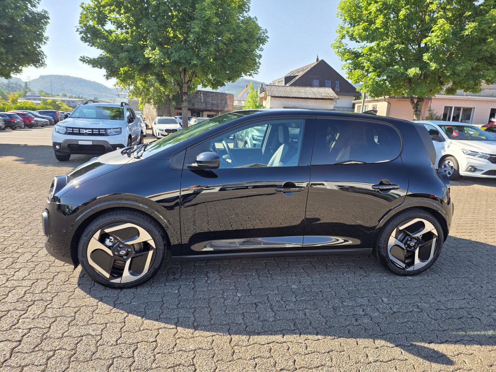 RENAULT Twingo E-Tech Urban Range techno, Electric, Ex-demonstrator, Automatic - 2