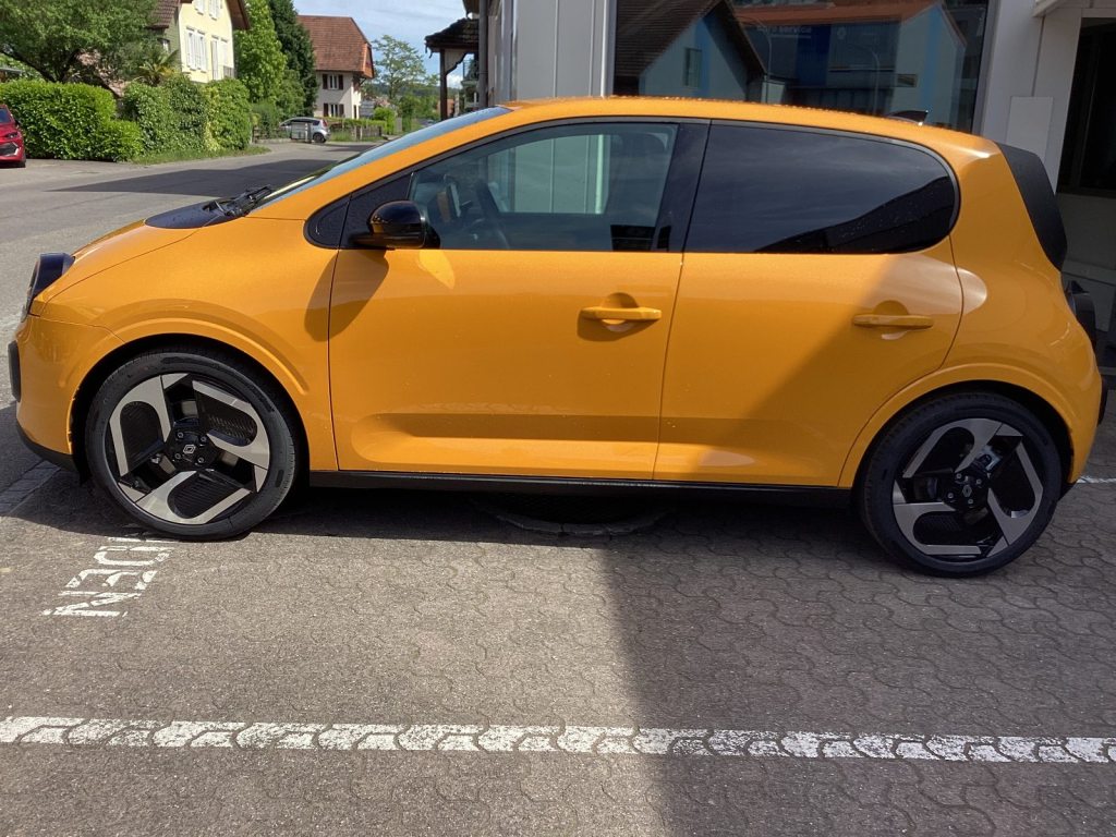 RENAULT TWINGO Urban Range techno, Electric, Ex-demonstrator, Automatic - 3