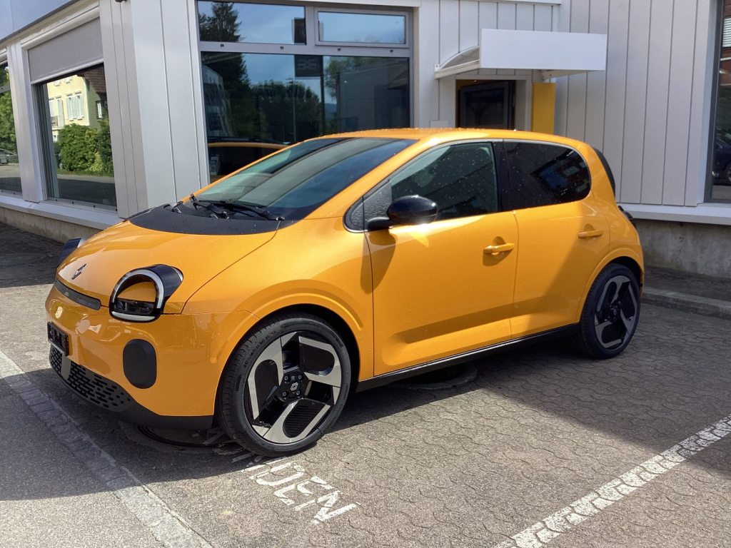 RENAULT TWINGO Urban Range techno, Electric, Ex-demonstrator, Automatic - 2