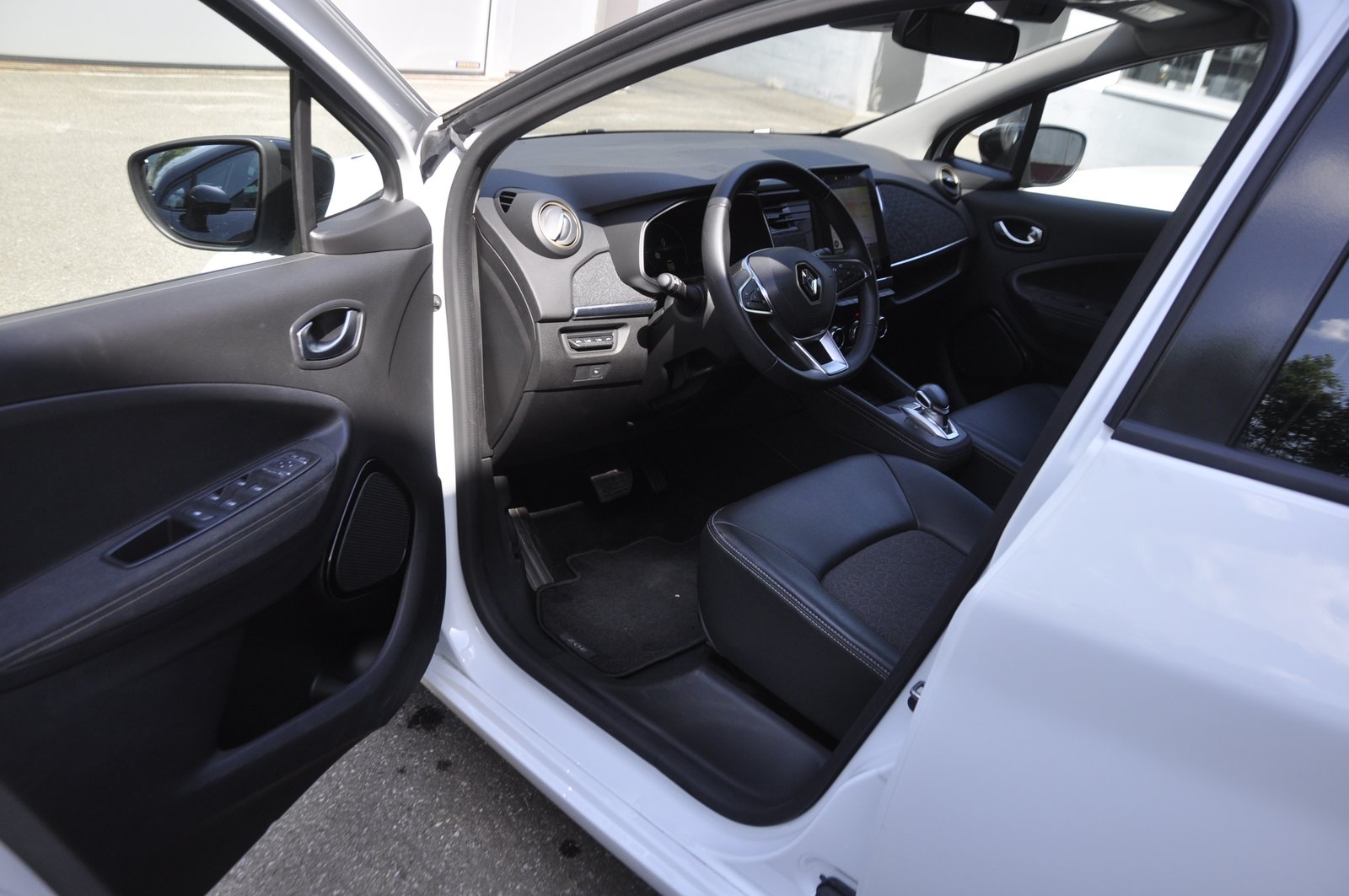 RENAULT Zoe R135 (incl. Batterie) Iconic, Électrique, Occasion / Utilisé, Automatique - 4