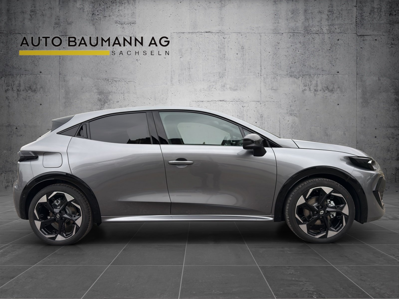 RENAULT NEW Clio 1.8 E-Tech Techno 160, Petrol, New car, Automatic - 4