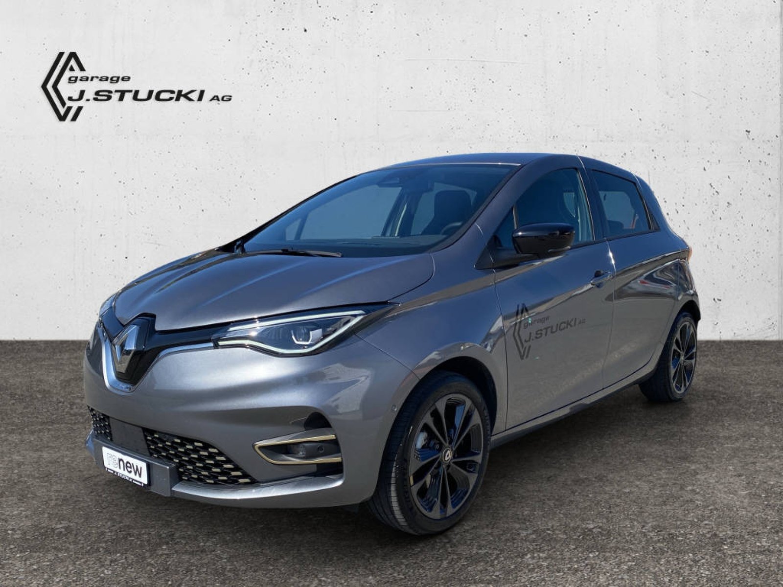 RENAULT Zoe 100% electric R135 iconic