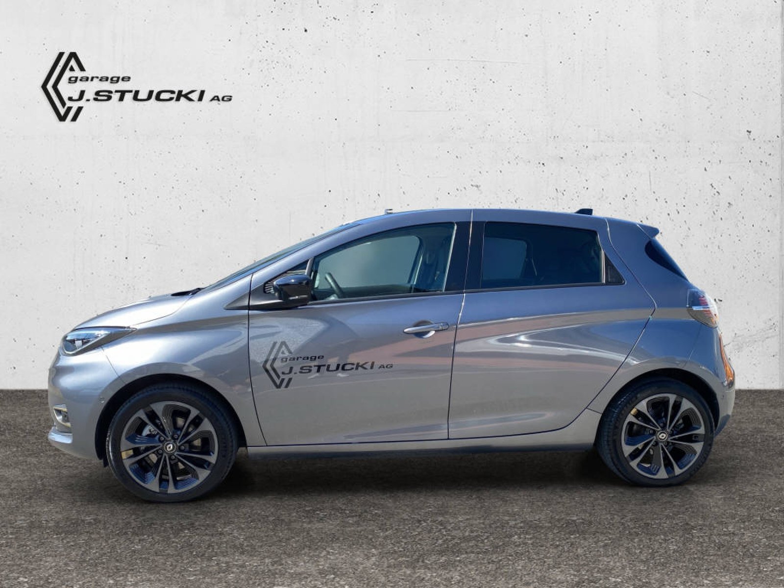 RENAULT Zoe 100% electric R135 iconic, Electric, Ex-demonstrator, Automatic - 2