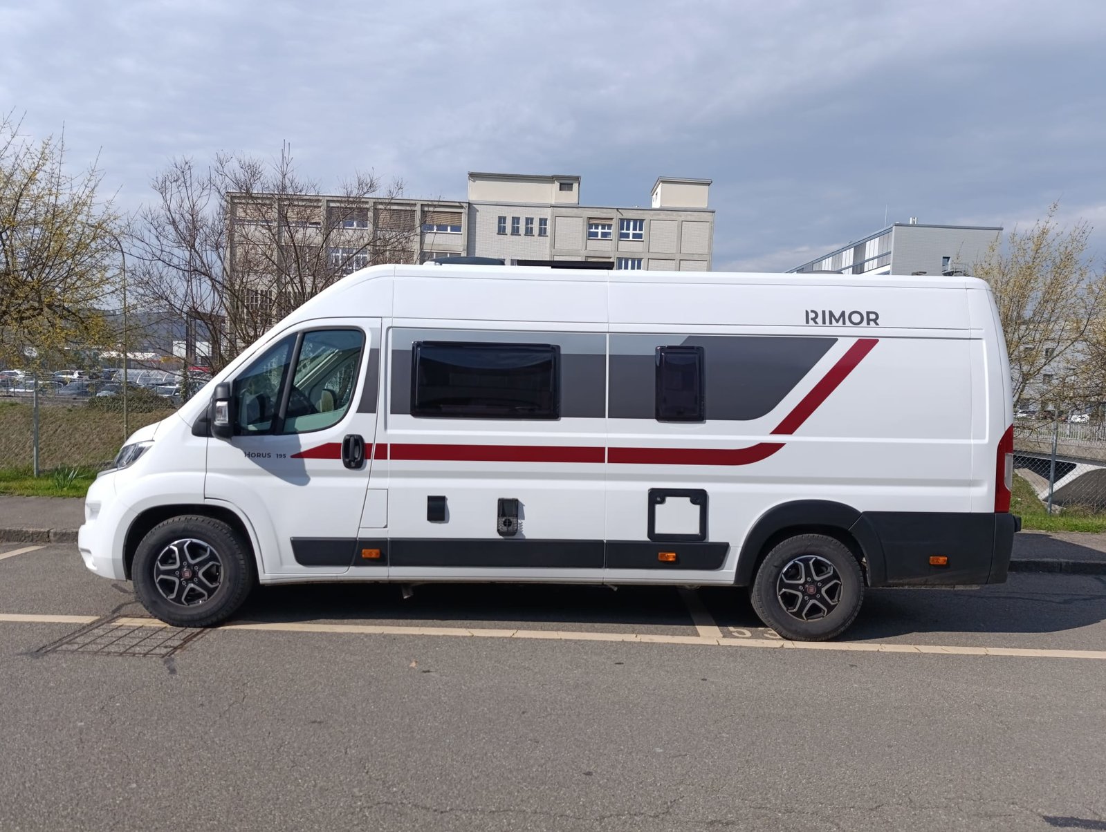 RIMOR Horus 195**Längsbett**Automat**4 Pers.**6.36m Länge**483Kg N, Diesel, Occasion / Utilisé, Automatique - 7