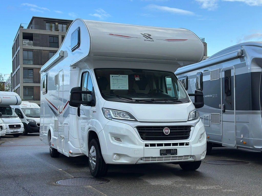 RIMOR Seal 695**5 Pers.**380Kg Nutzlast**Längsbett**7.30m Länge**