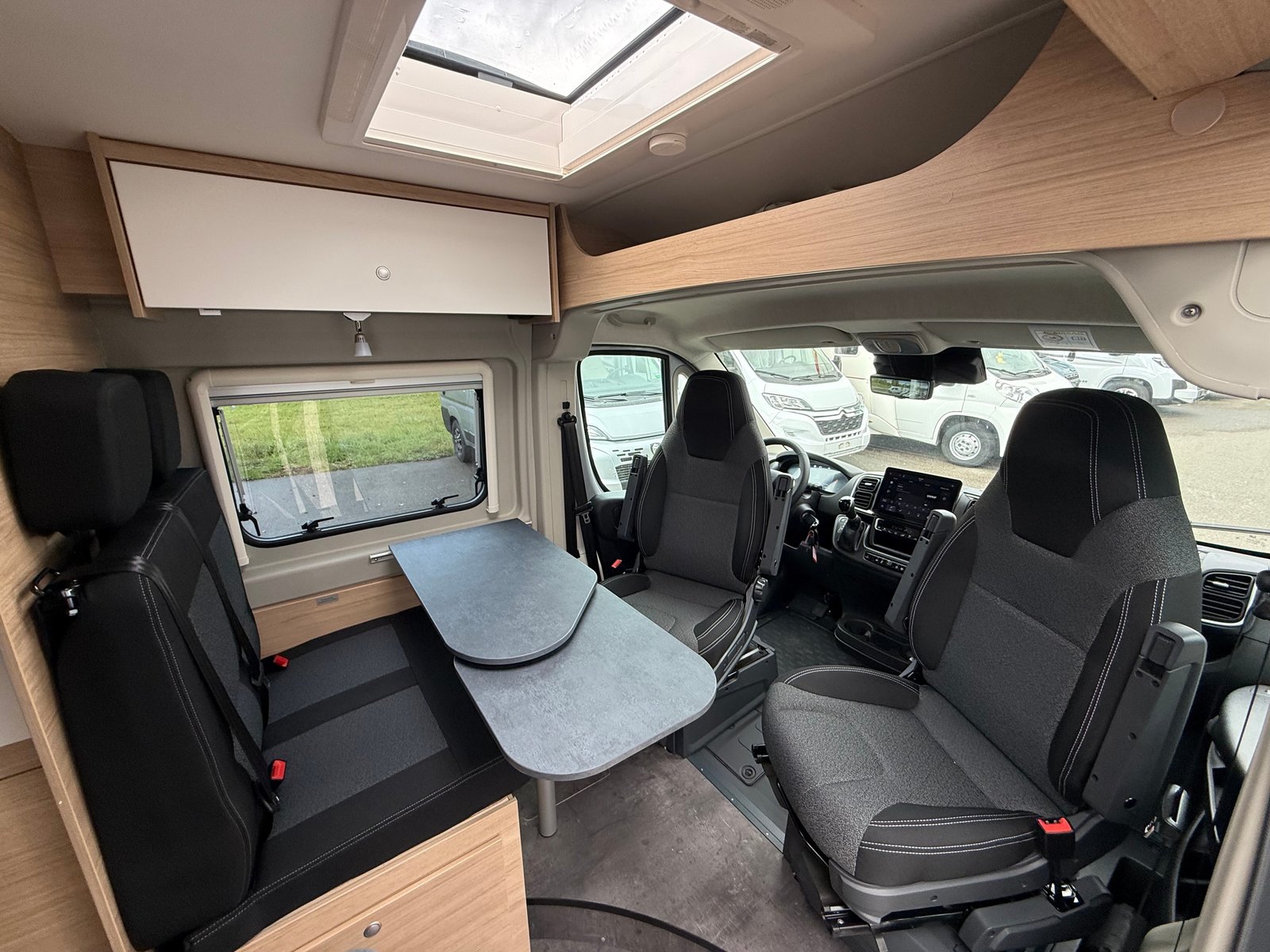 ROADCAR R600 Automatique, Diesel, Neuwagen, Automatik - 5