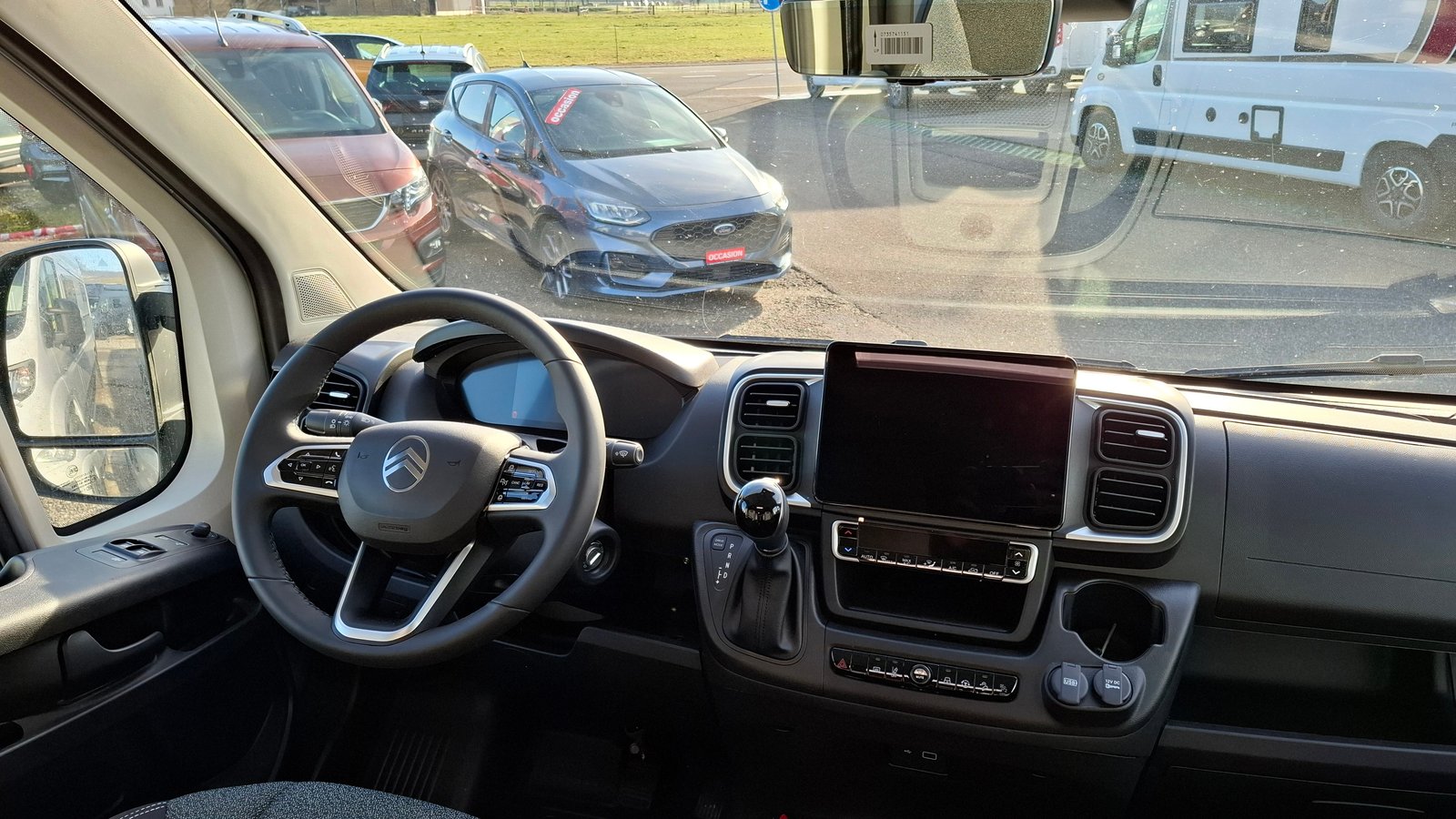 ROADCAR R601 Automatique 4 places (chauffage diesel, lits su, Diesel, Neuwagen, Automatik - 4