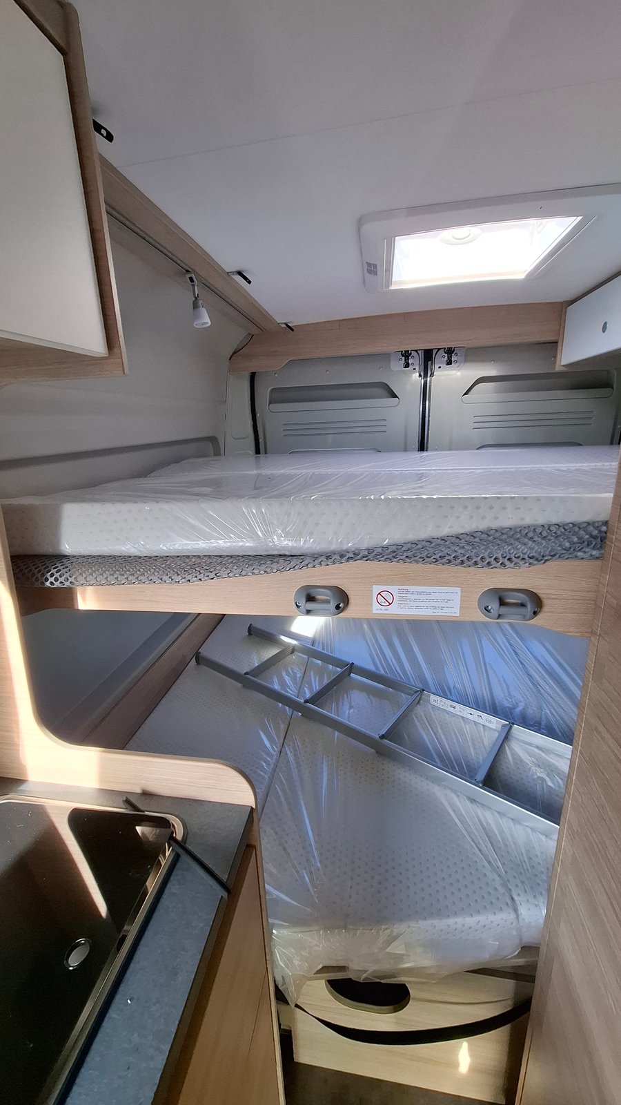ROADCAR R601 Automatique 4 places (chauffage diesel, lits su, Diesel, Neuwagen, Automatik - 7