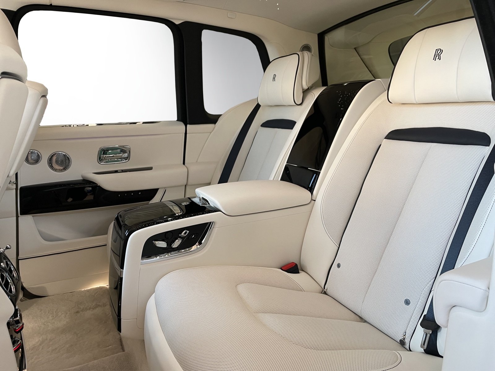 ROLLS ROYCE CULLINAN 1 OF 20 KEYVANY HAYULA II BLUE EDITION, Benzin, Neuwagen, Automatik - 6