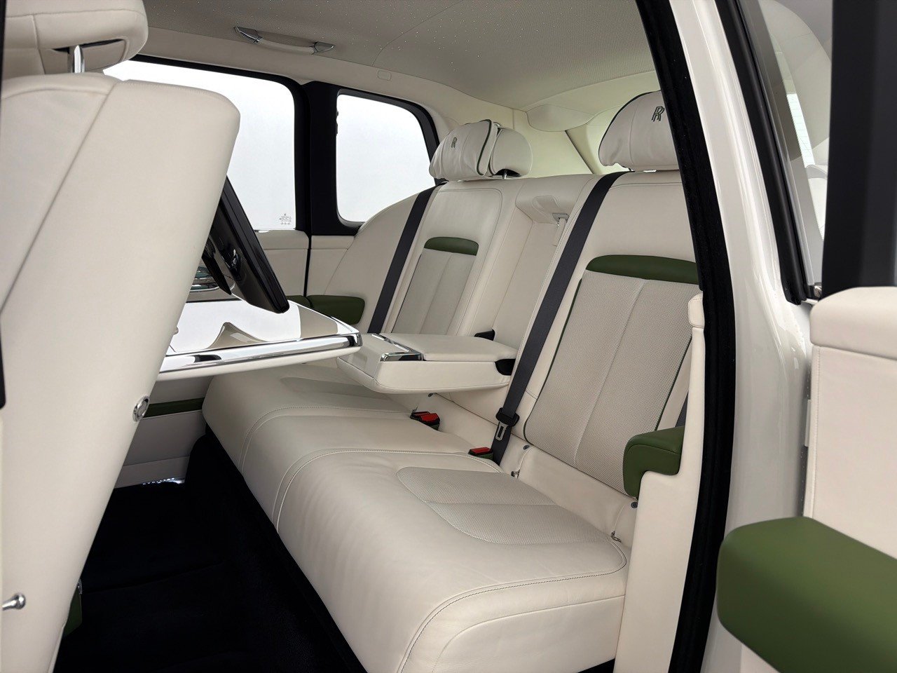 ROLLS ROYCE Cullinan 6.7 V12, Essence, Occasion / Utilisé, Automatique - 7