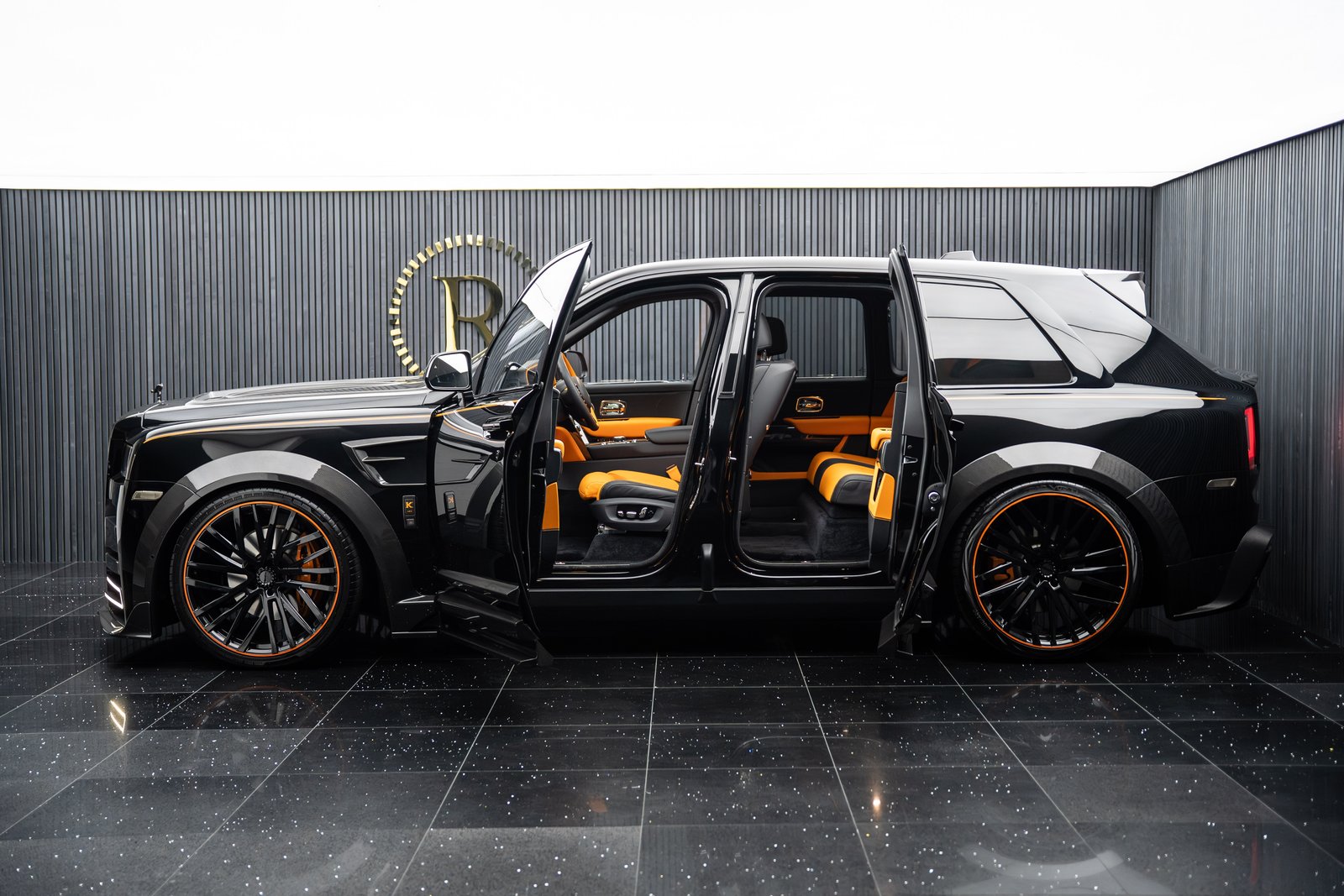 ROLLS ROYCE Cullinan 6.7 V12 Black Badge KEYVANY, Essence, Occasion / Utilisé, Automatique - 6