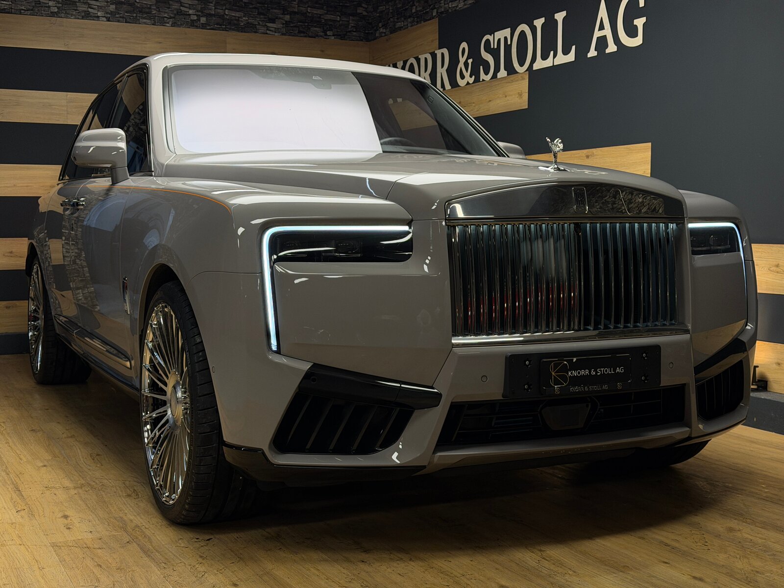 ROLLS ROYCE Cullinan 6.7 V12 Silver Badge, Benzin, Occasion / Gebraucht, Automatik - 4