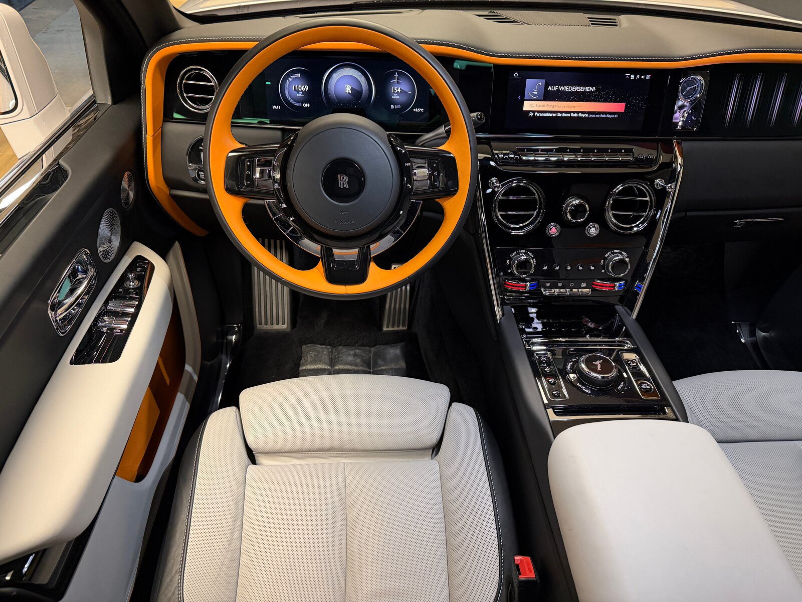 ROLLS ROYCE Cullinan 6.7 V12 Silver Badge, Benzin, Occasion / Gebraucht, Automatik - 7