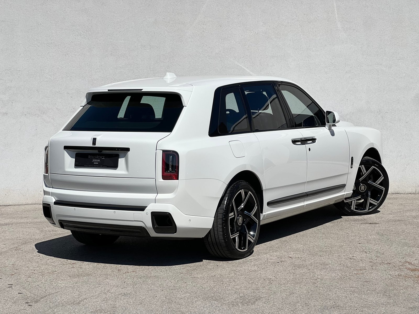 ROLLS ROYCE Cullinan 6.7 V12 Black Badge, Petrol, Ex-demonstrator, Automatic - 2
