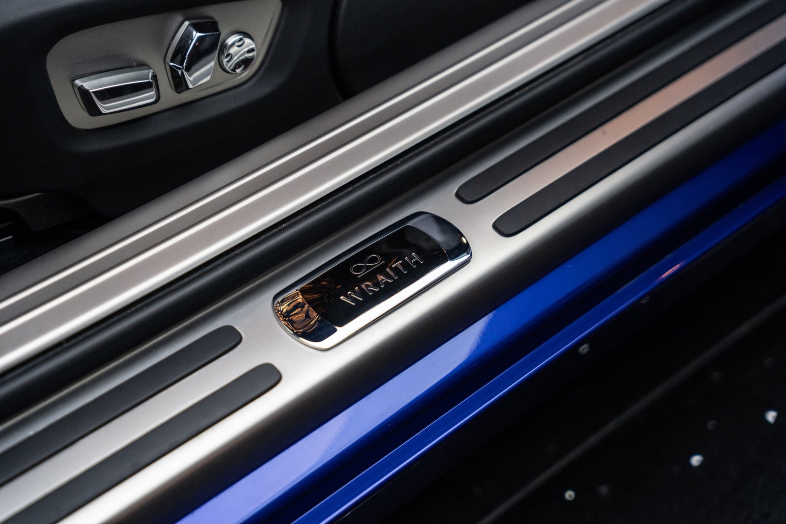 ROLLS ROYCE Wraith 6.6 V12 Black Badge, Essence, Occasion / Utilisé, Automatique - 7