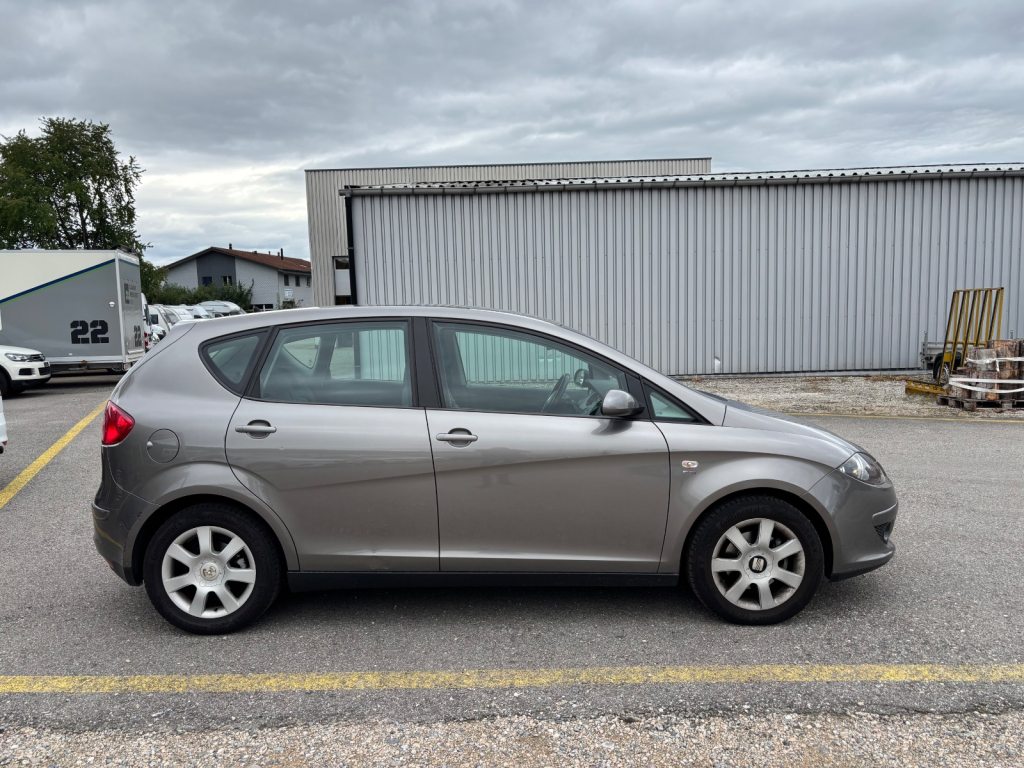 SEAT 2.0 FSI Stylance, Essence, Occasion / Utilisé, Manuelle - 4