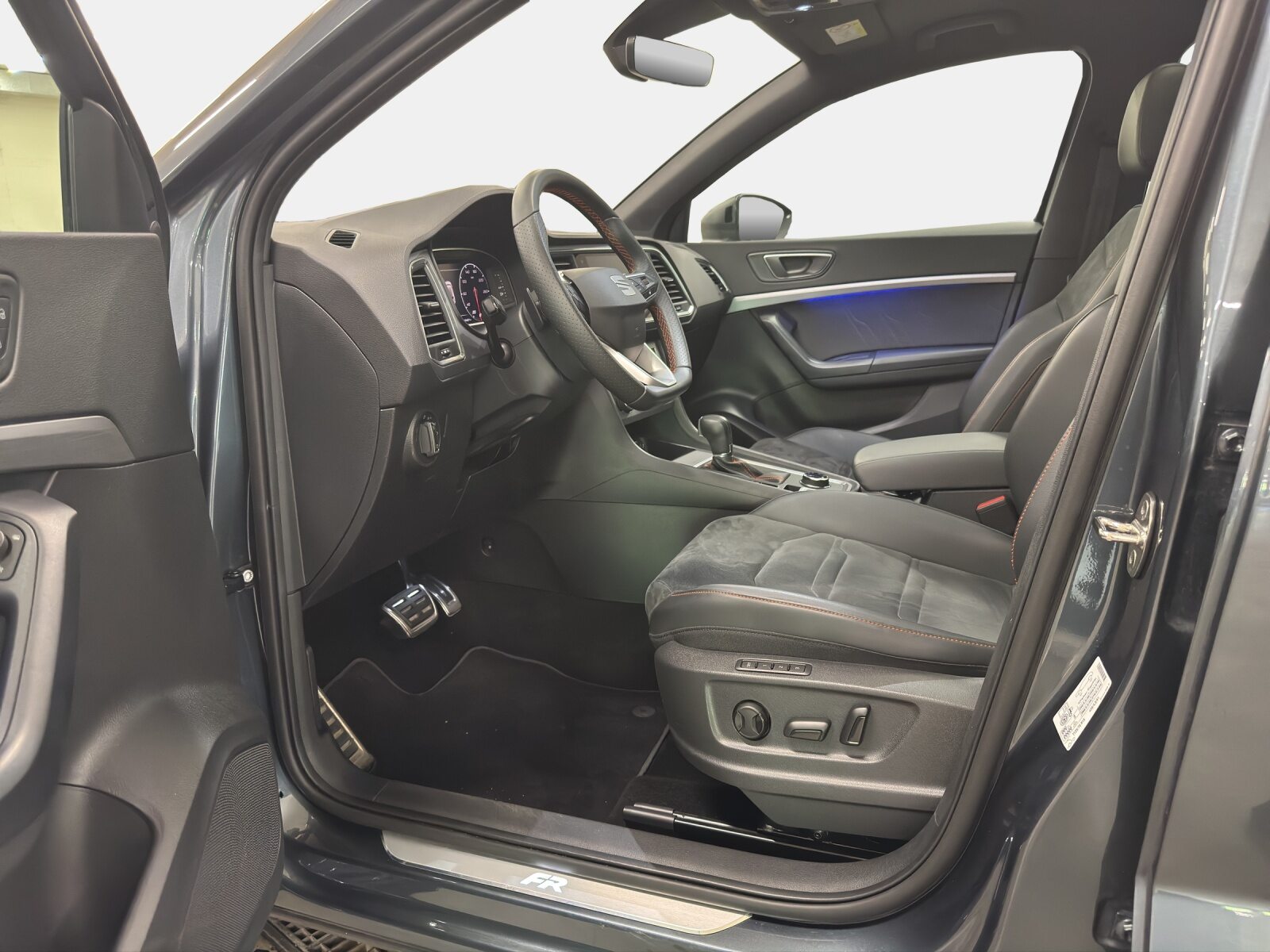 SEAT ATECA HOLA FR 4DRIVE (netto), Essence, Occasion / Utilisé, Automatique - 6