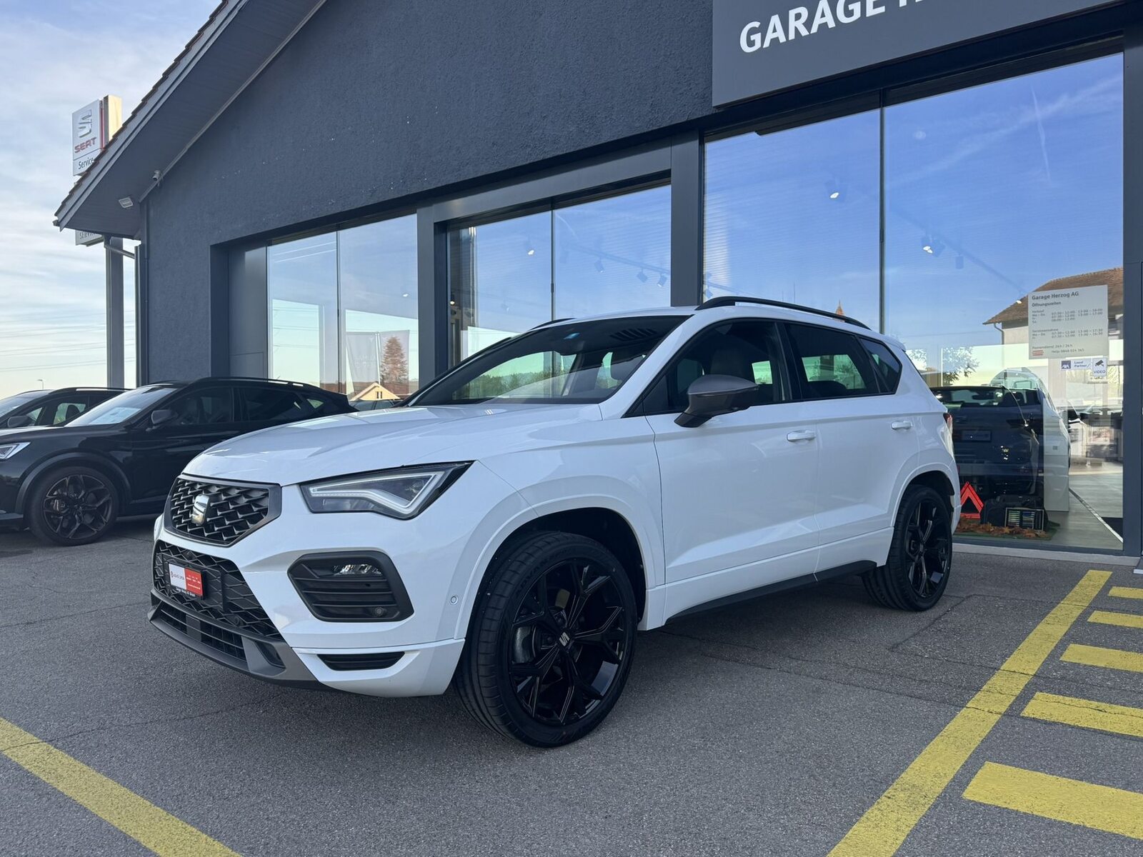 SEAT ATECA HOLA FR 4DRIVE (netto), Benzin, Occasion / Gebraucht, Automatik - 2