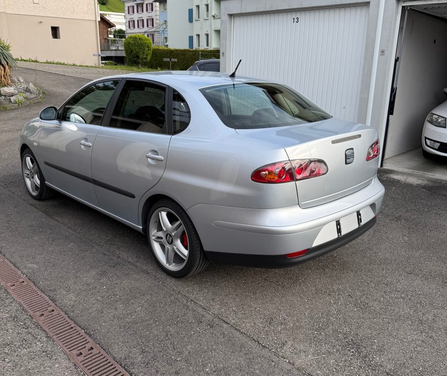 SEAT CORDOBA 1.6 16V 105 Shake, Benzin, Occasion / Gebraucht, Handschaltung - 4