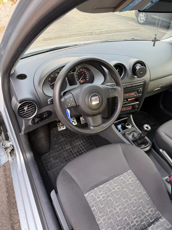 SEAT CORDOBA 1.6 16V 105 Shake, Benzin, Occasion / Gebraucht, Handschaltung - 5