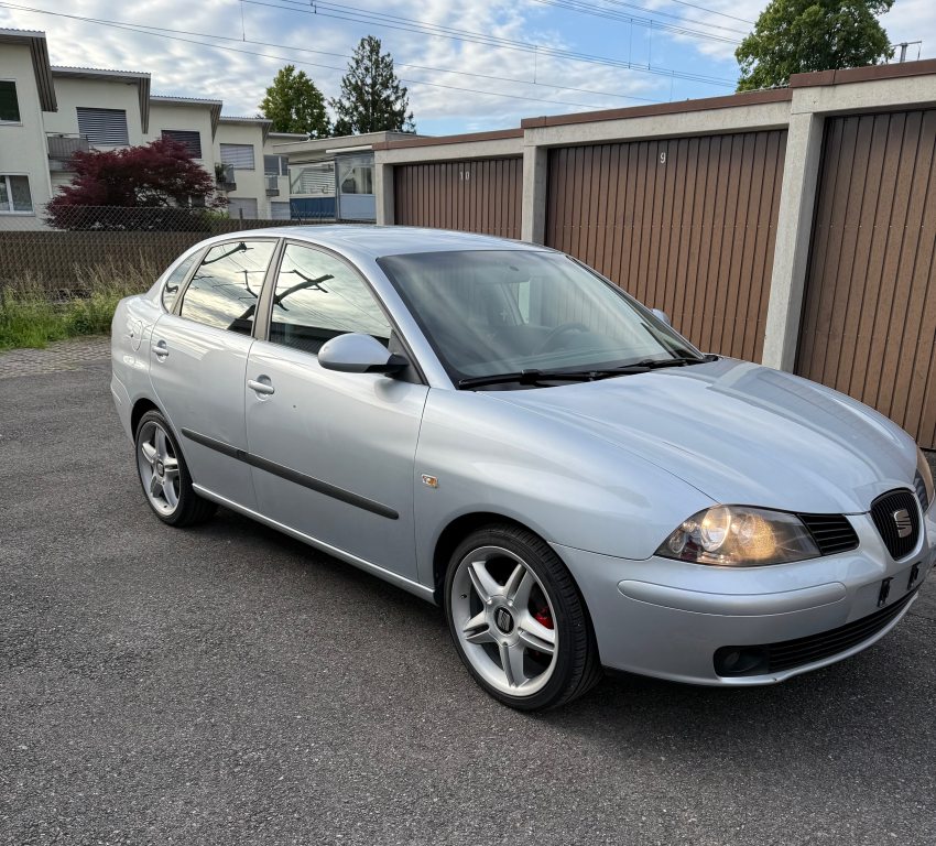 SEAT CORDOBA 1.6 16V 105 Shake, Benzin, Occasion / Gebraucht, Handschaltung - 2