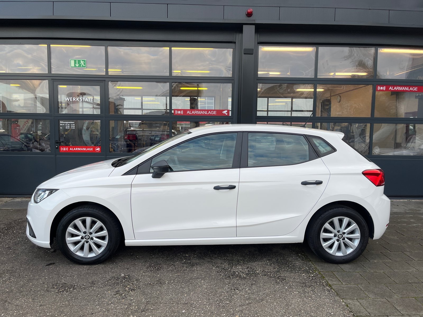 SEAT Ibiza 1.0 EcoTSI Sol, Petrol, Second hand / Used, Manual - 2