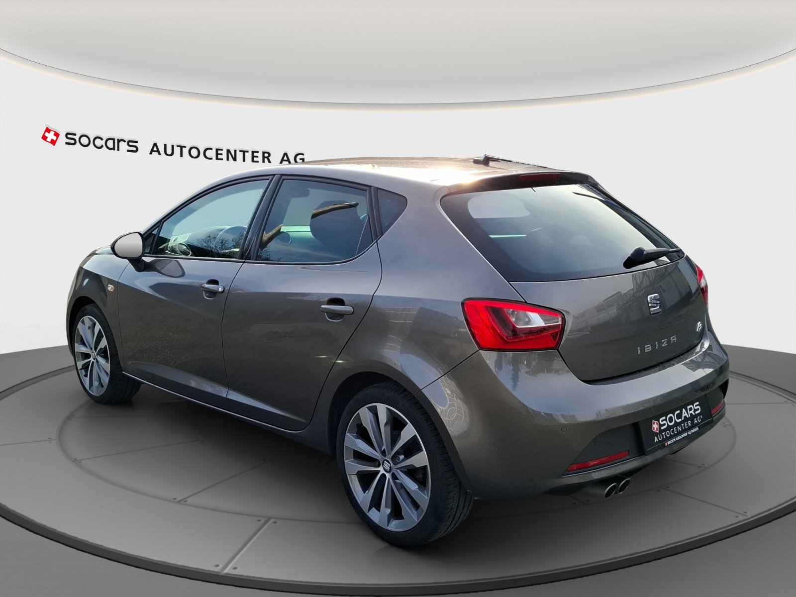 SEAT Ibiza 1.0 EcoTSI Swiss FR // 8-fach bereift, Benzina, Occasioni / Usate, Manuale - 5