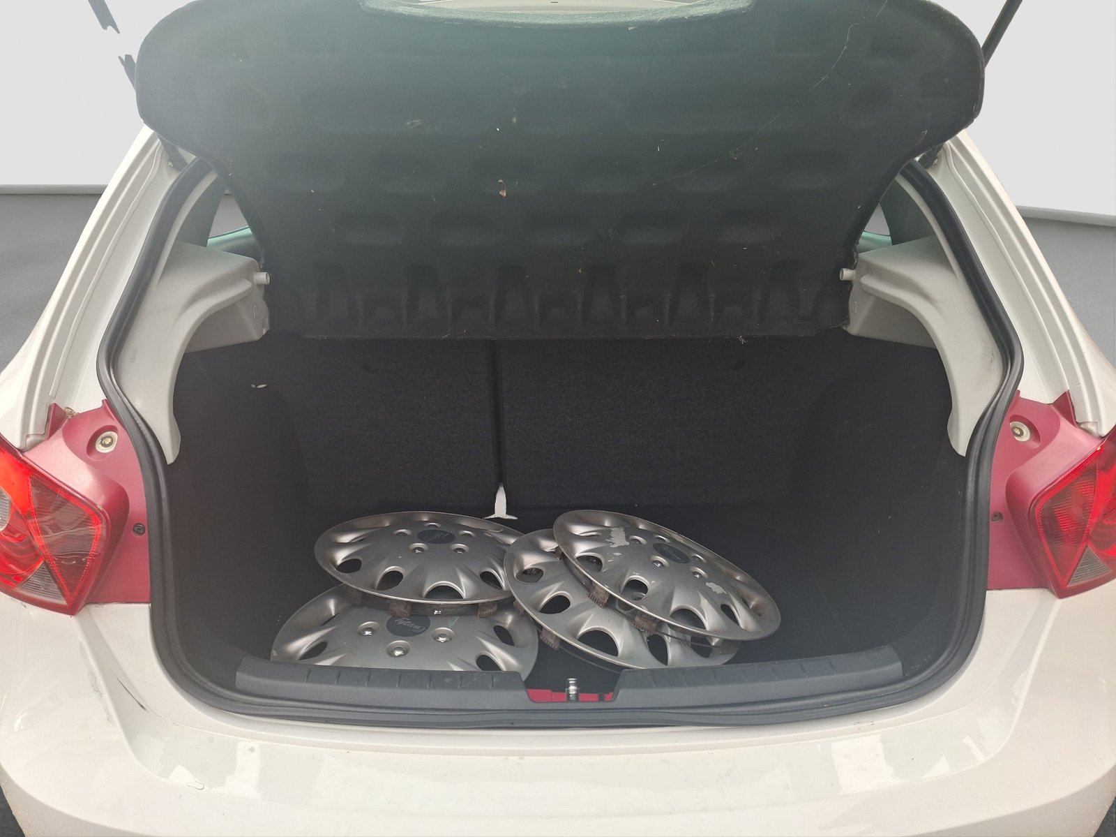 SEAT Ibiza 1.6 Stylance, Benzin, Occasion / Gebraucht, Handschaltung - 3