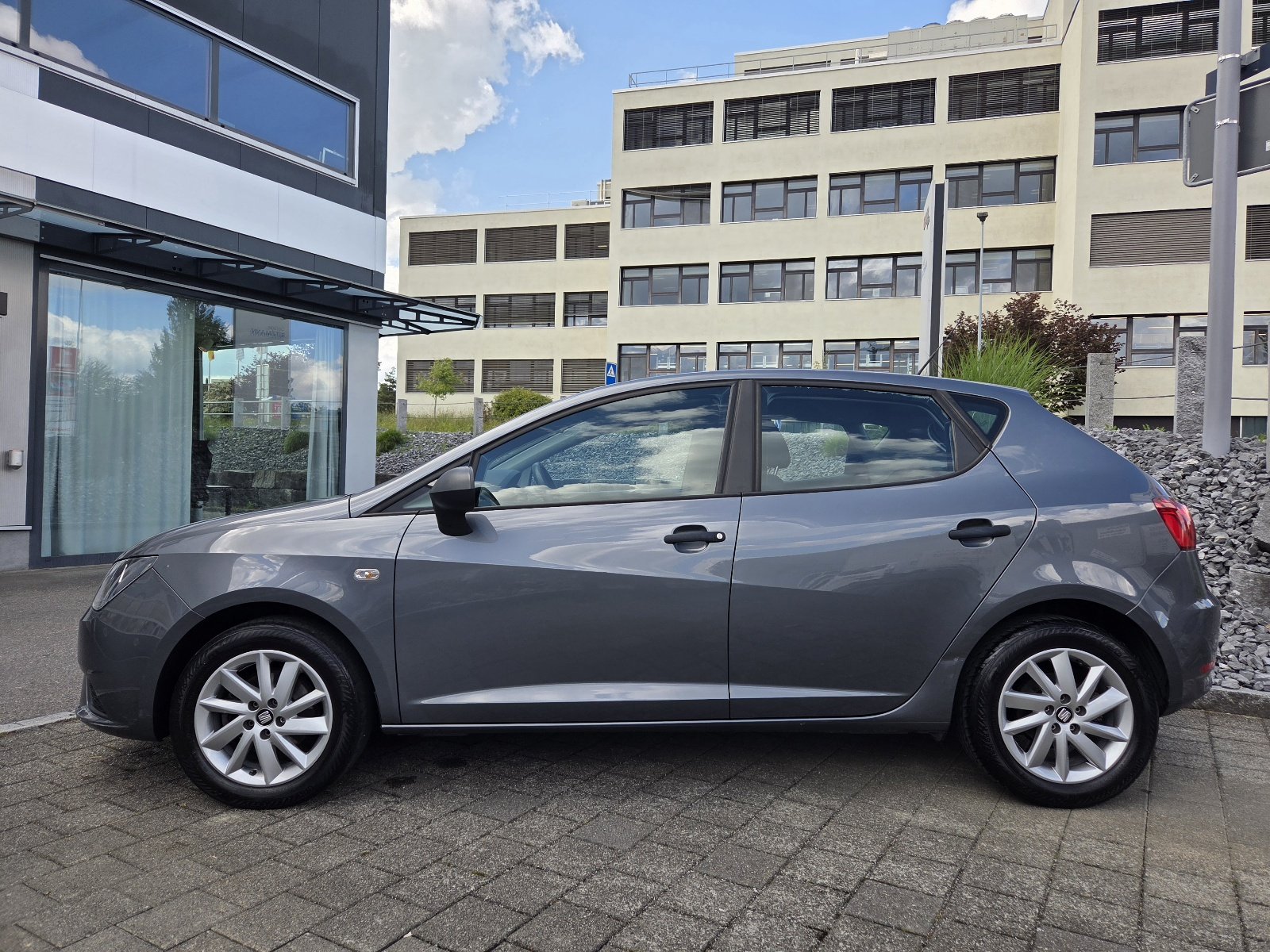 SEAT Ibiza 1.0 TSI 95 Reference, Petrol, Second hand / Used, Manual - 2
