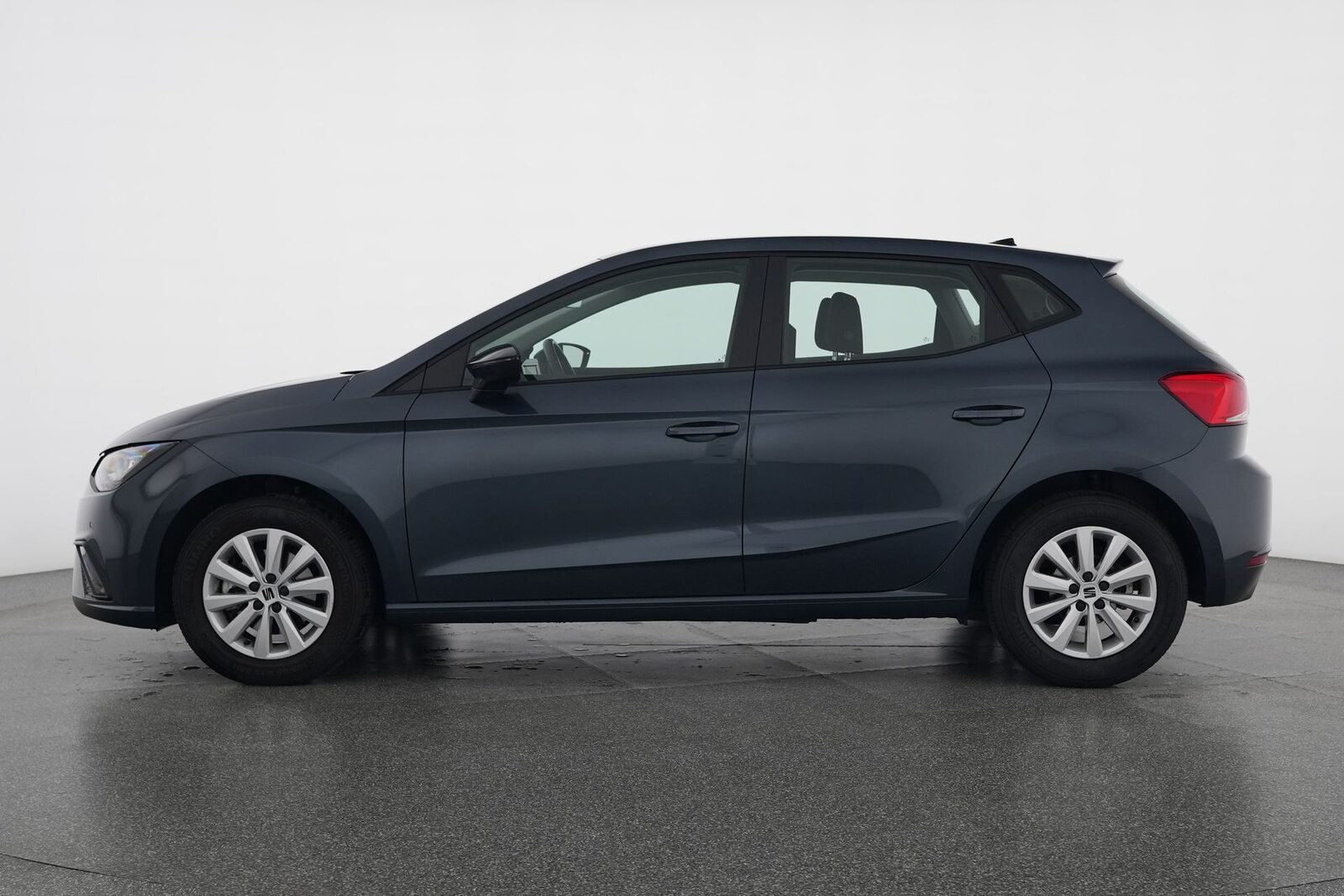 SEAT IBIZA MOVE (netto), Petrol, Second hand / Used, Automatic - 2