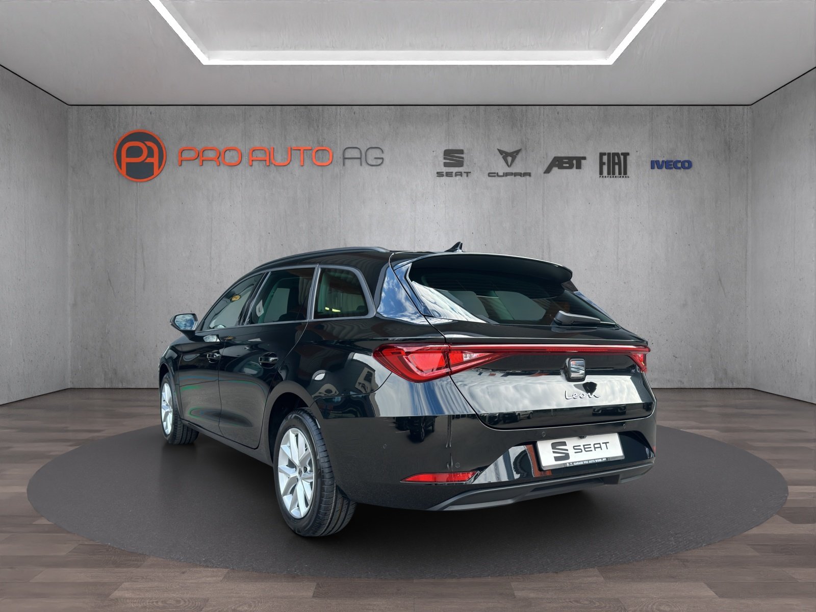 SEAT Leon ST 1.5 eTSI mHEV DSG Style, Hybride Leggero Benzina/Elettrica, Auto nuove, Automatico - 3