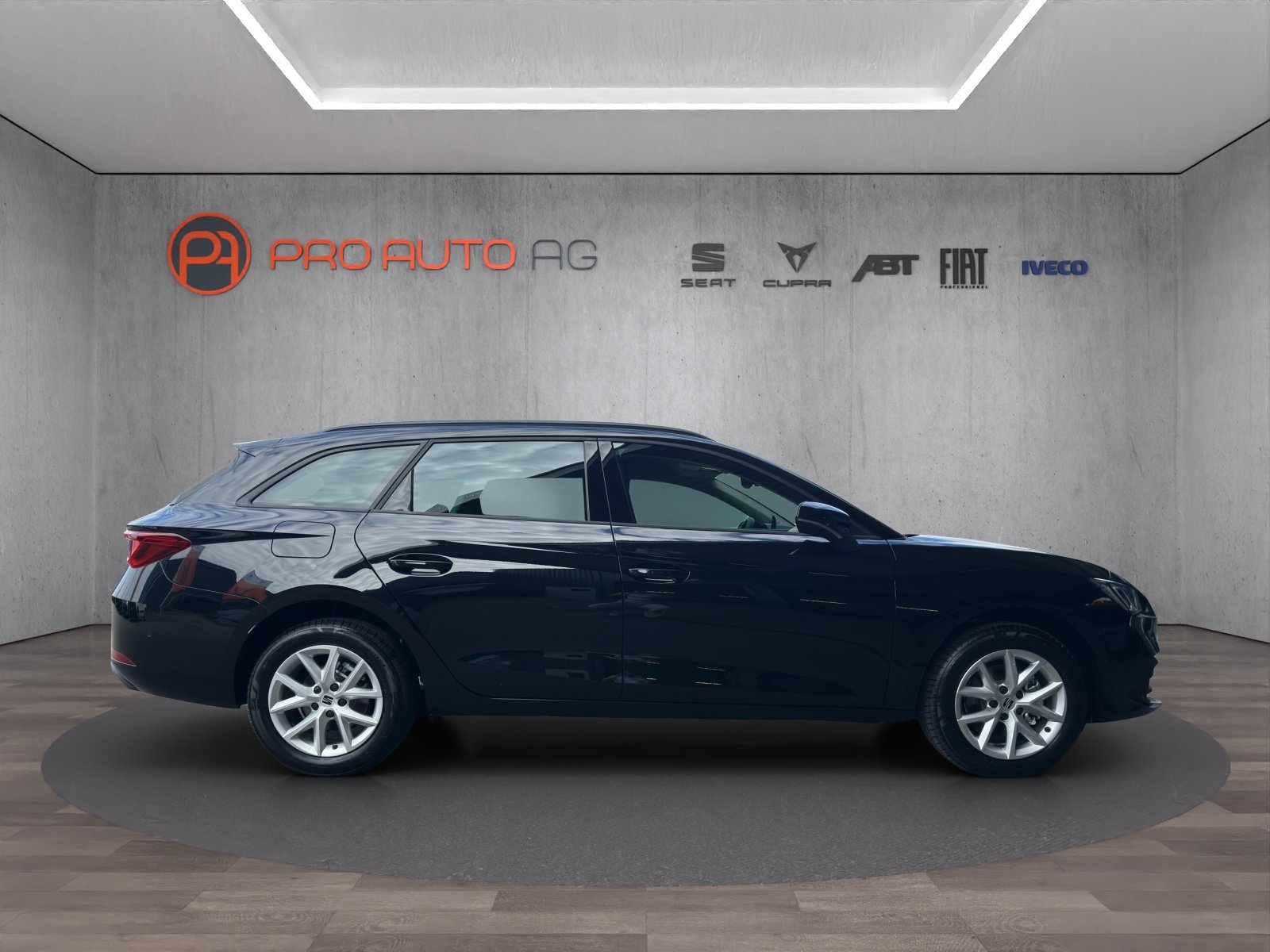 SEAT Leon ST 1.5 eTSI mHEV DSG Style, Hybride Leggero Benzina/Elettrica, Auto nuove, Automatico - 6