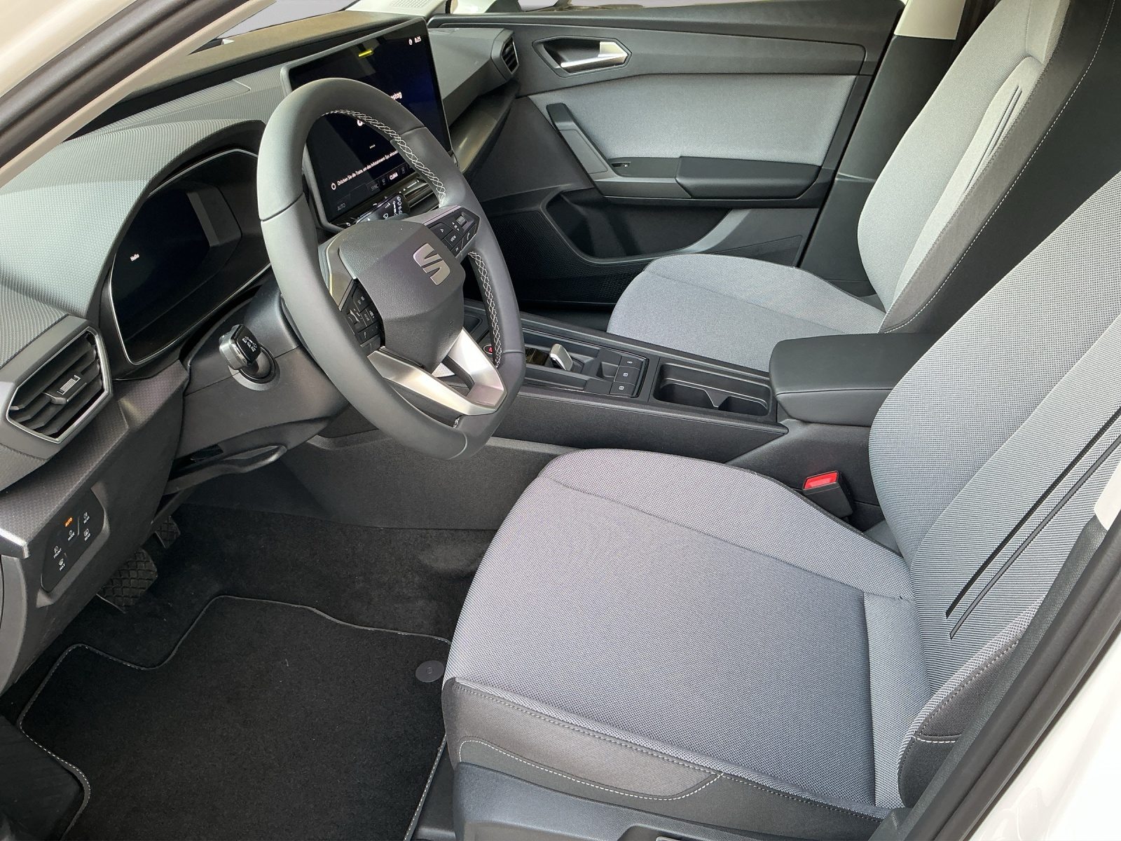 SEAT NEW SEAT LEON SPORTSTOURER STYLE, Petrol, New car, Automatic - 5