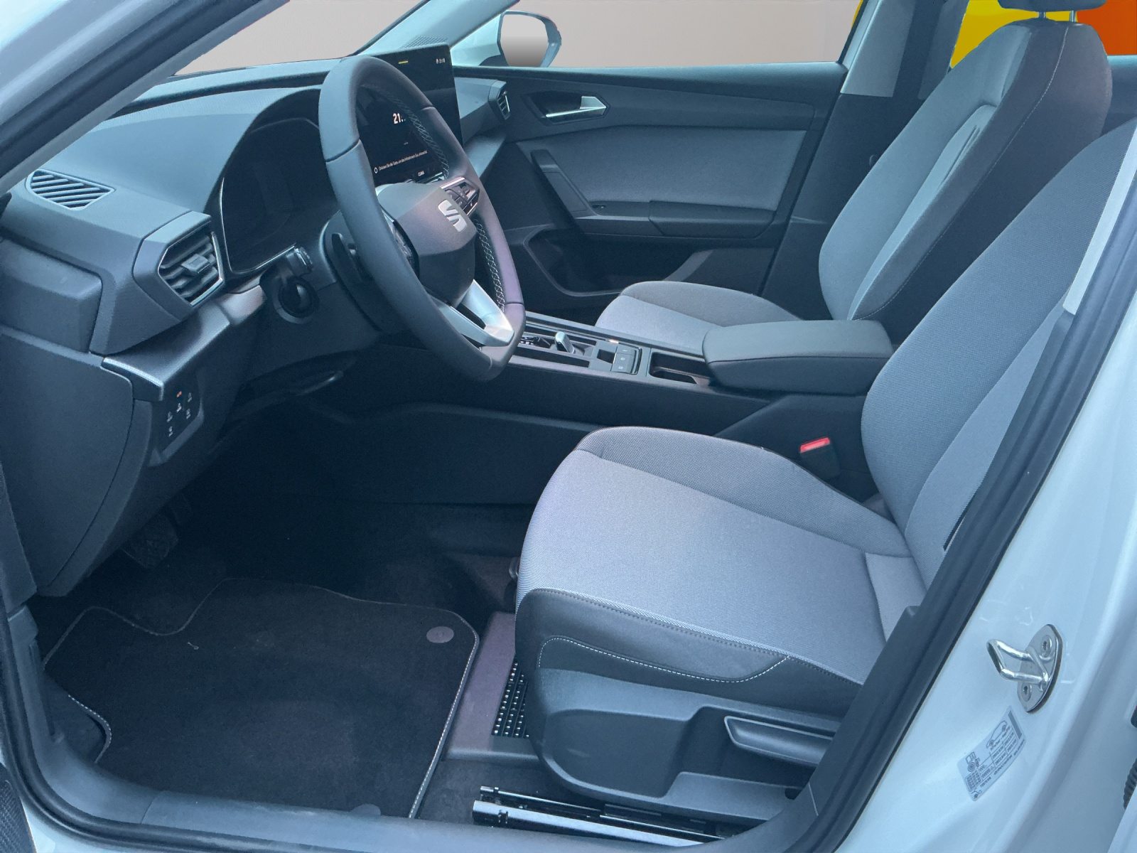 SEAT NEW SEAT LEON SPORTSTOURER STYLE, Petrol, New car, Automatic - 5
