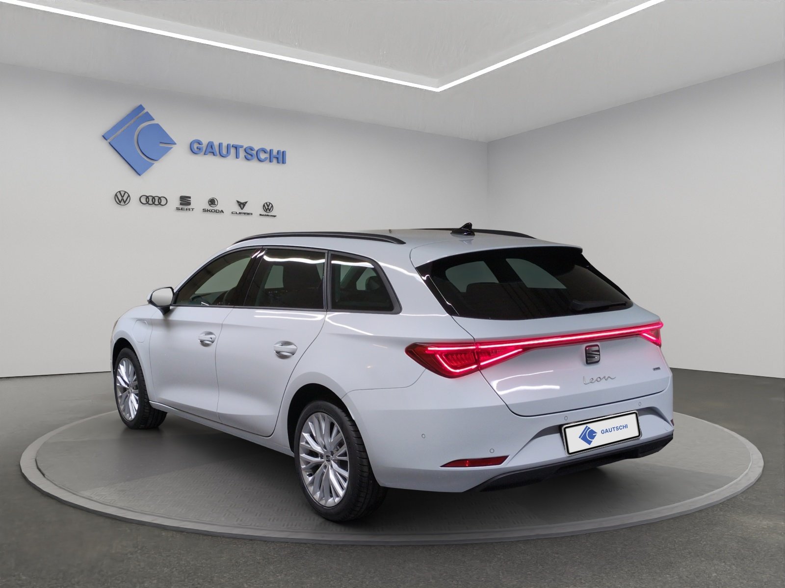 SEAT Leon ST 1.5 eHybrid pHEV DSG Style, Plug-in-Hybrid Petrol/Electric, New car, Automatic - 3